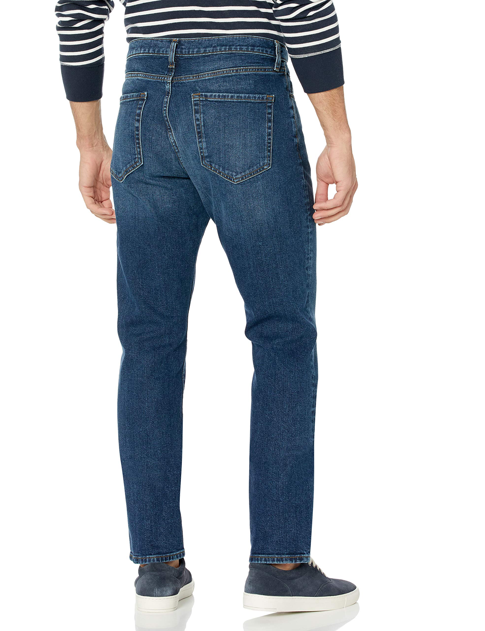 Amazon Essentials Jeans Elasticizzati con vestibilità Sportiva Uomo