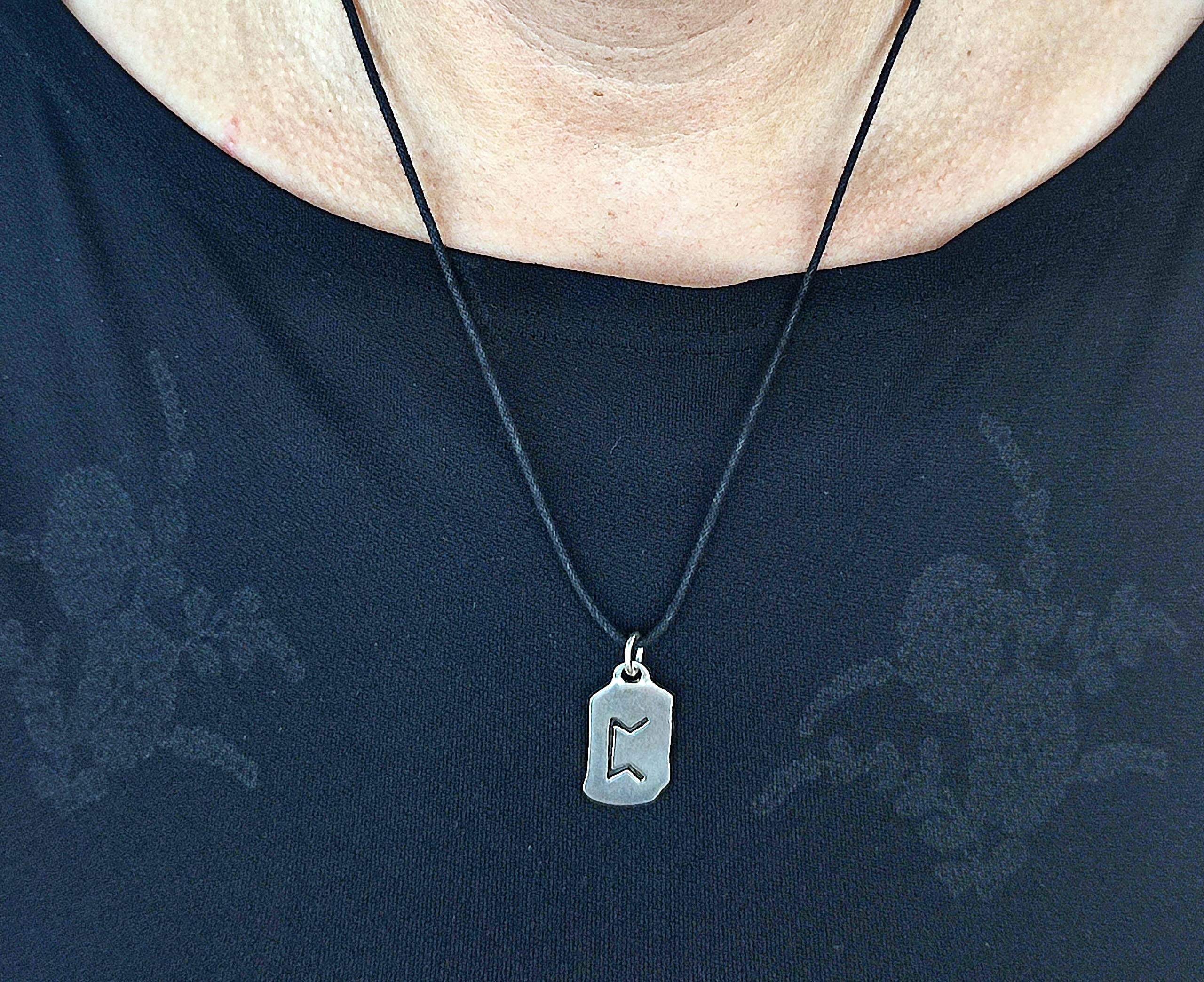 Kiss of Leather Runen Anhänger Perthro aus 925 Sterling Silber mit Baumwollband SI. 298