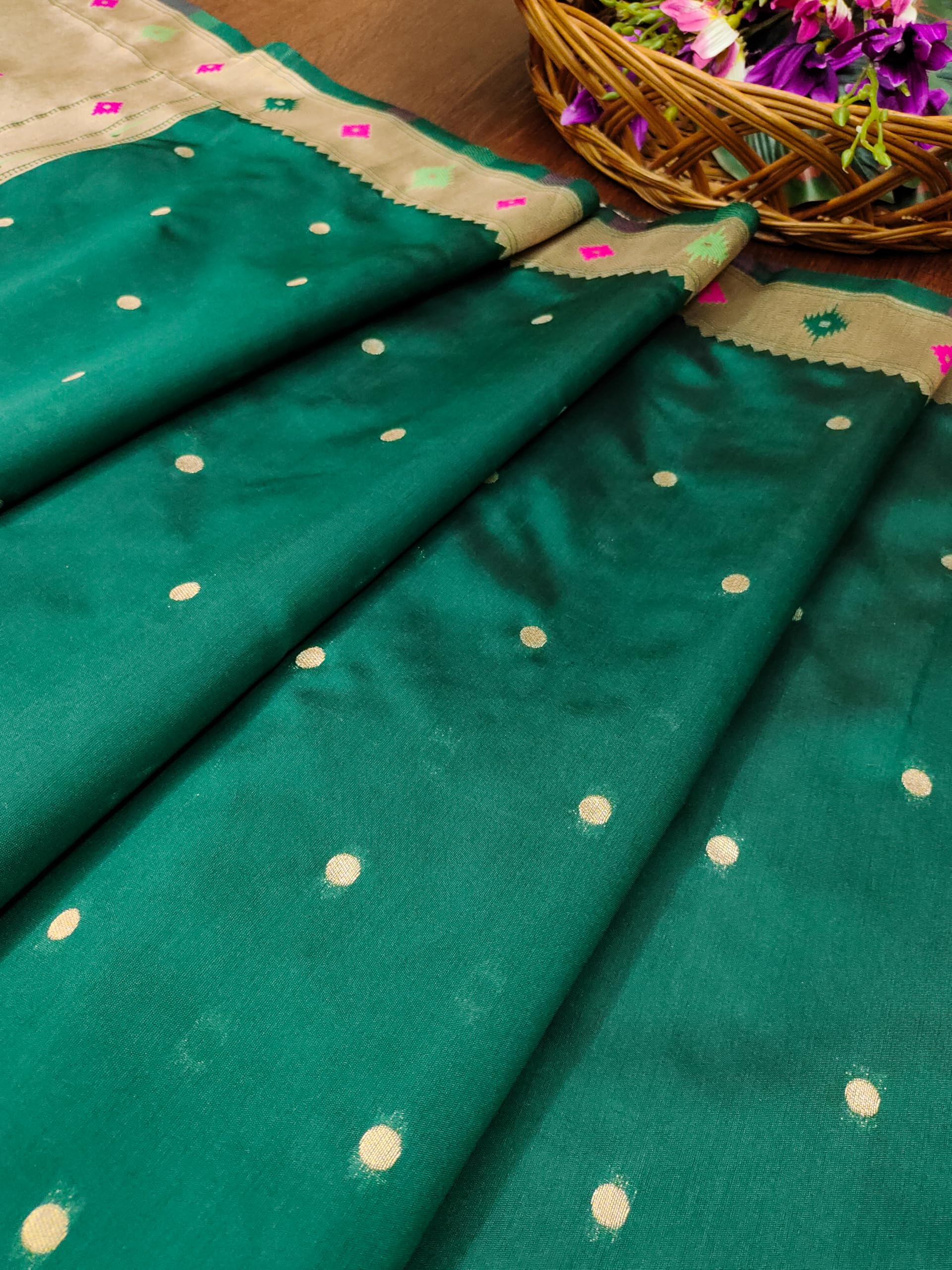 DEVANGI Women's Woven Banarasi Silk Dupatta/Chunni For Women, Floral Print 1 Meter Wide and 2.3 Meter Length Printed Designer Dupatta/Chunni For Girls(OM-DT-67-BGREEN) - Image 4 thumbnail