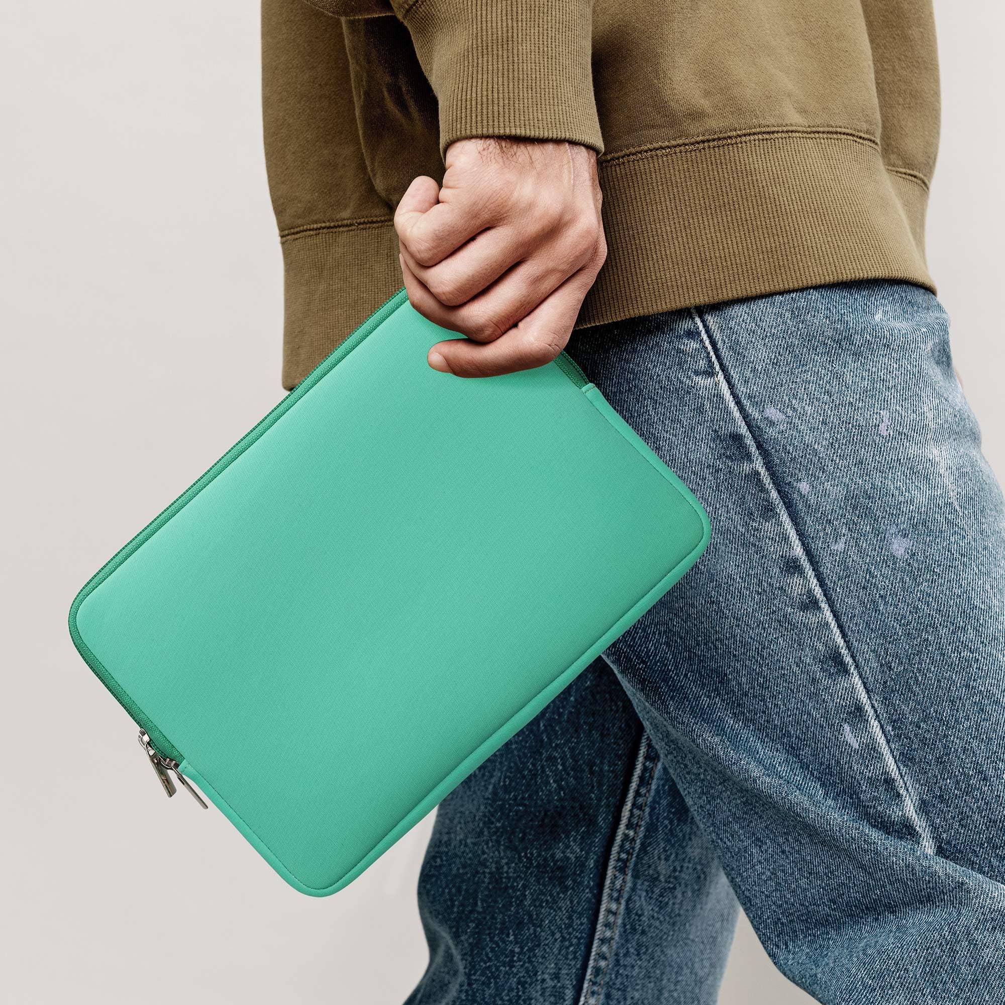 kwmobile Étui de Protection pour Tablette - Housse de Protection Universelle 9,7"-11" Tablet pour Tablette en néoprène - Menthe glaciale