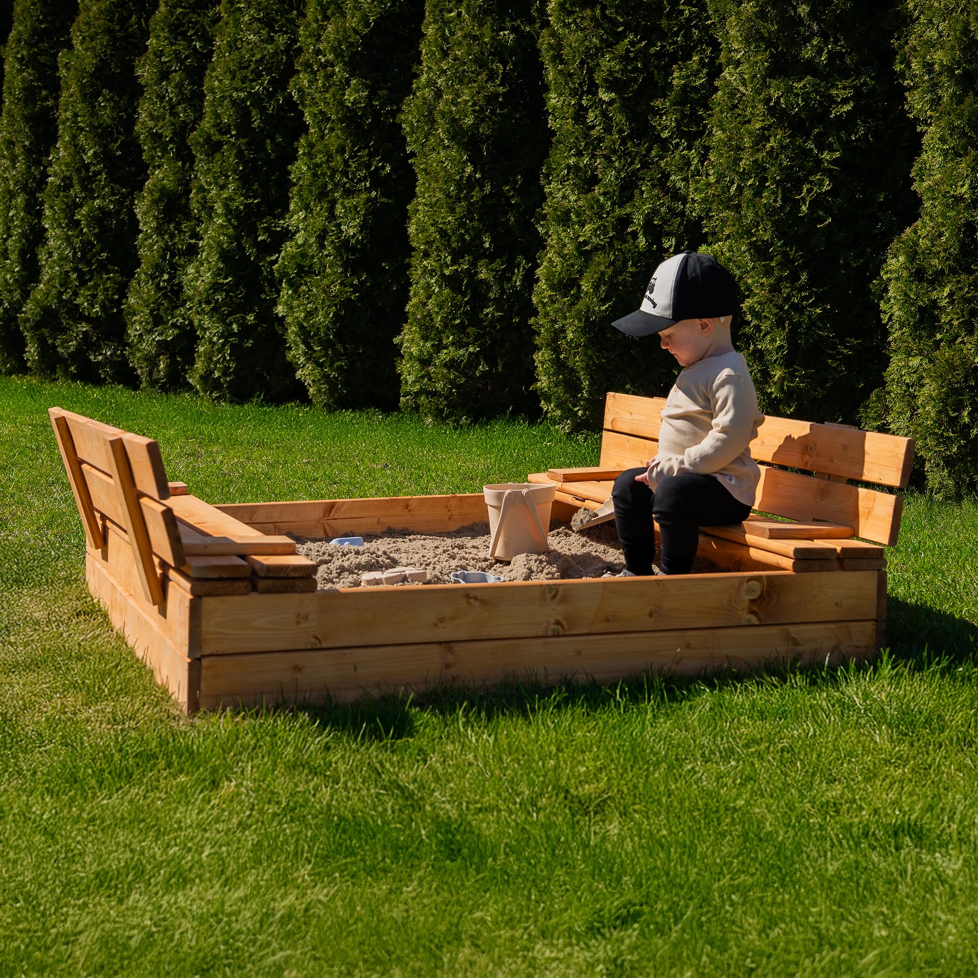 MAMOI Sandbox con coperchio 120 x 120 cm, cassetta di sabbia impregnata con panche in legno, copertura per panchine 150 x 150 cm