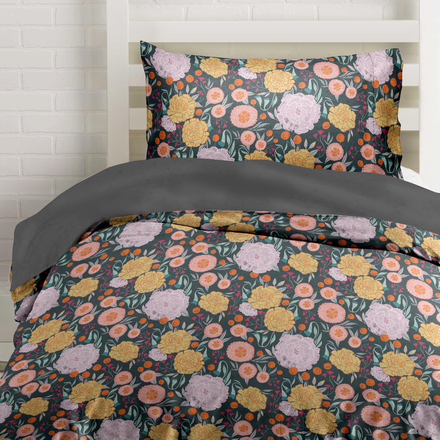 Amazon.com: Where The Polka Dots Roam Vintage Floral on Gray Duvet ...