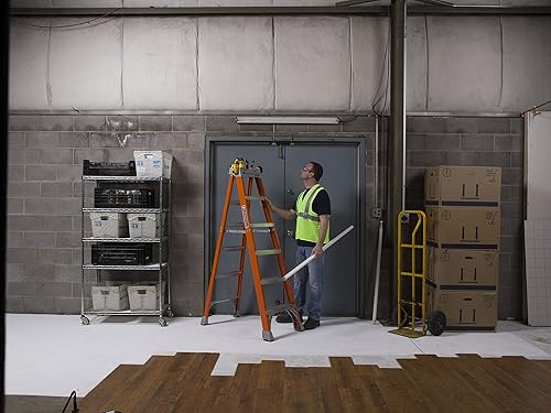 Miniatura 11 de Escalera de tijera Louisville de fibra de vidrio con capacidad de 300 libras, Anaranjado, FS1506