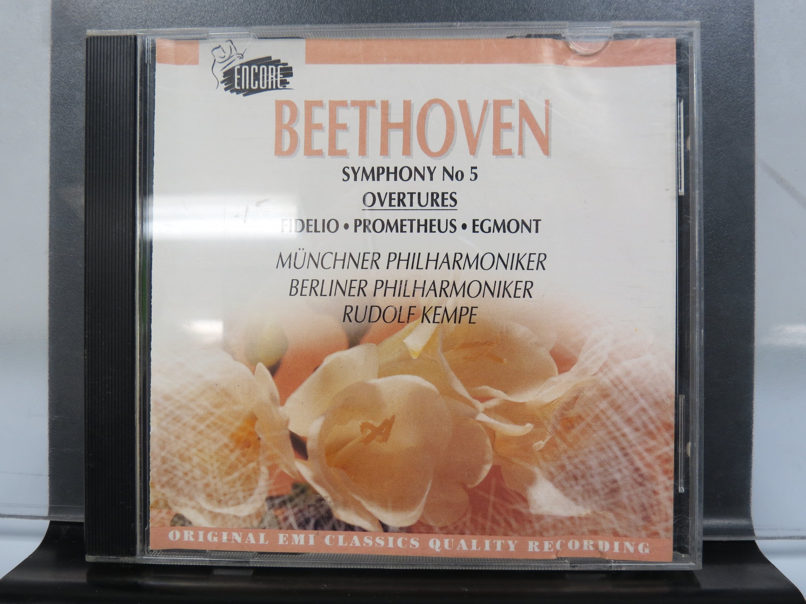 Beethoven Symphony No.5 / 'Fidelio' 'Prometheus' & 'Egmont' Overtures. (Berlin Phil. & Munich [Audio CD] Beethoven; Menuhin; Bayreuth Festival Orchestra; Ludwig van Beethoven and Rudolf Kempe