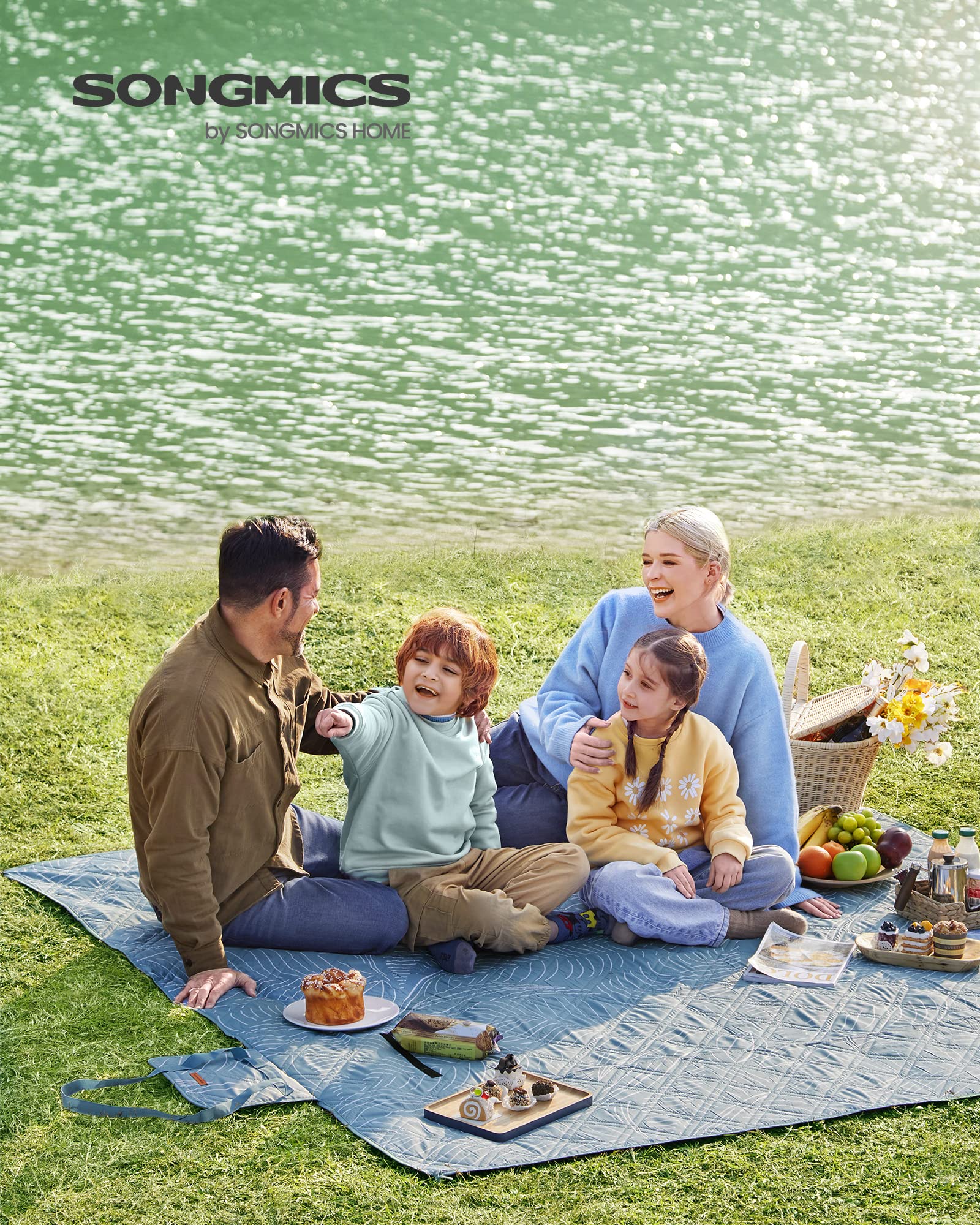 SONGMICS Couverture de Pique-Nique, 200 x 200 cm, avec 4 Piquets de Sol, Grand Tapis, pour Camping, Parc, Jardin, Plage, Hydrofuge, Lavable en Machine, Pliable, Motif Feuilles et Bleu Clair GCM010Q02