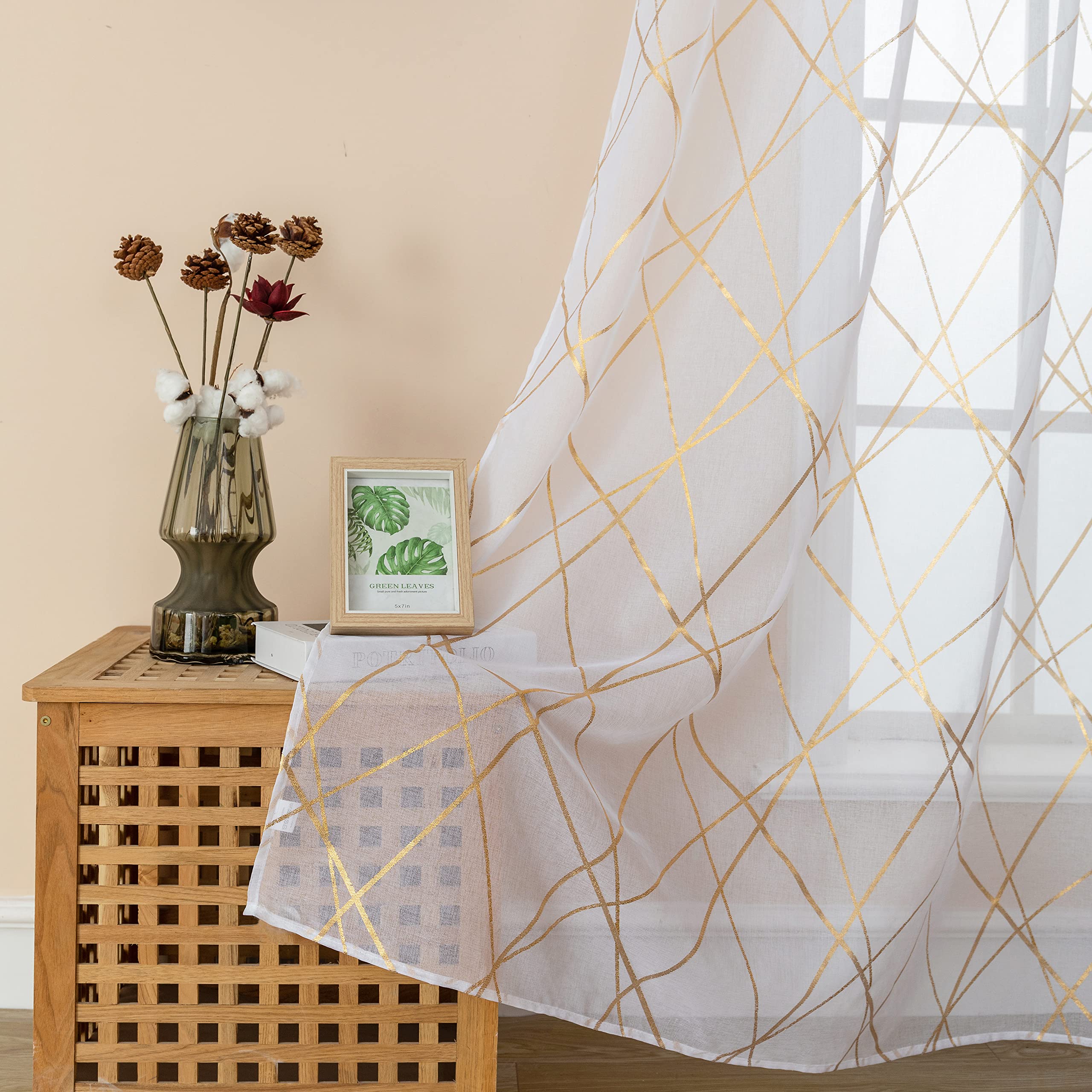 GIRASOLE HOME® Paire de rideaux en voile filtrant à motif géométrique doré, tenture blanche pour intérieur avec œillets, 2 panneaux (Géométrie or, 140 x 290 cm)