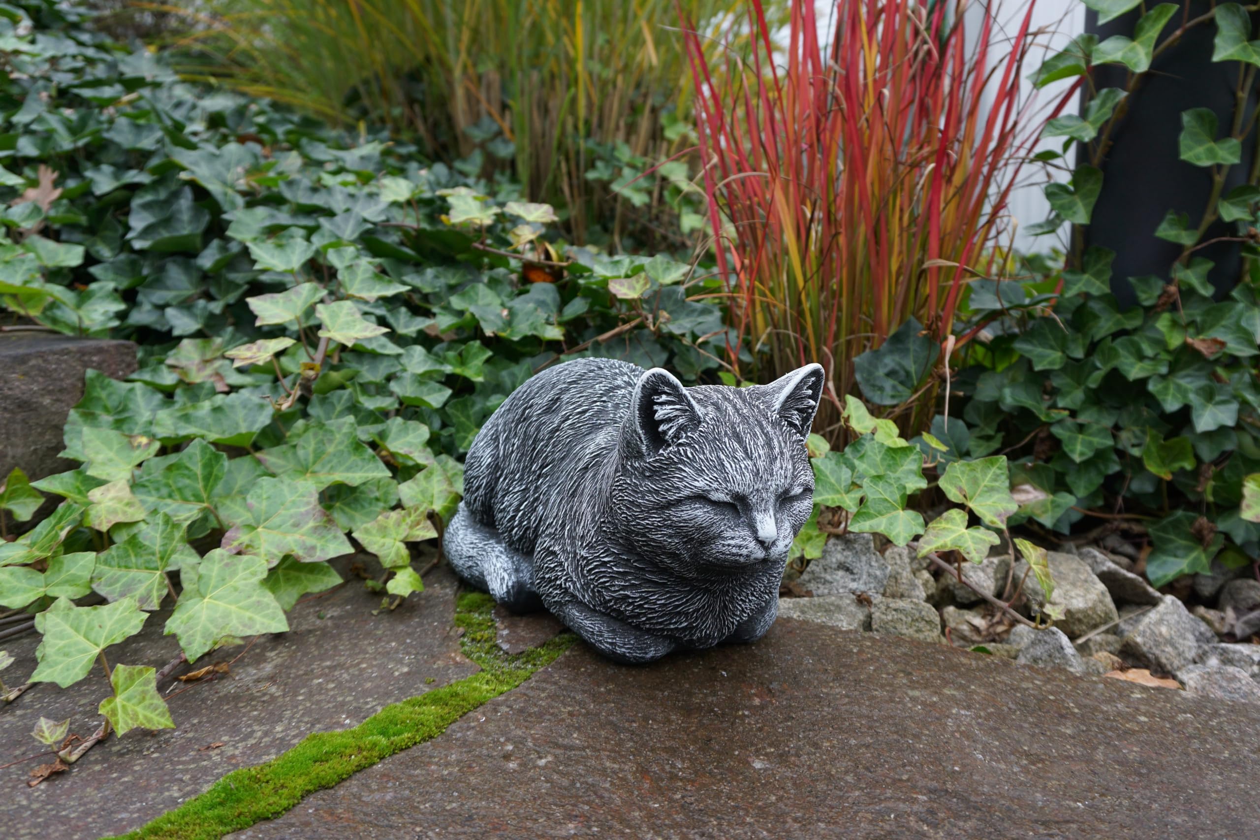 gartendekoparadies.de Masywne kamienne figurki kotów – zestaw w kolorze antycznym, wymiary: 35 x 20 x 17 cm i 28 x 22 x 11 cm, waga 9/7 kg z odlewu kamiennego, odporna na mróz (antyczna)