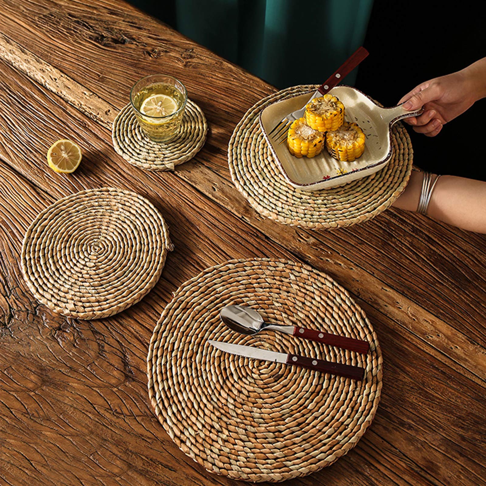 2 Pack Woven Placemats, Natural Water Hyacinth Weave Pot Holder Set for Dining Table, Handmade Heat-Resistant Non-Slip Round Weave Placemat Trivets for Cooking and Baking (7.8 Inch, Cattail)