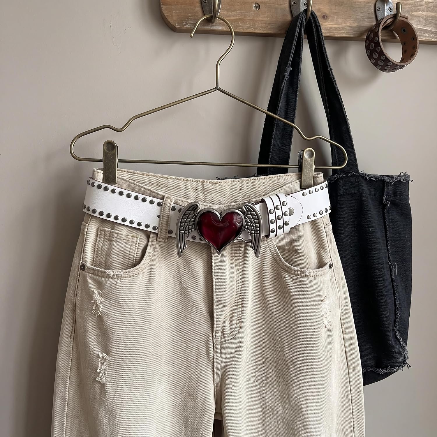 Y2k Studded Heart-shaped Pattern Belt, Punk Rock Grunge EMO Leather Belt for Women Men,Hip Hop Y2k Accessories (White)