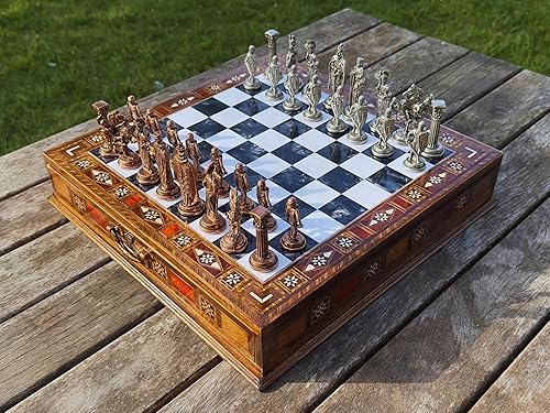 Miniatura 9 de Juego de ajedrez de madera hecho a mano de 15 pulgadas con piezas de metal del ejército británico, tablero de almacenamiento de lujo, regalo