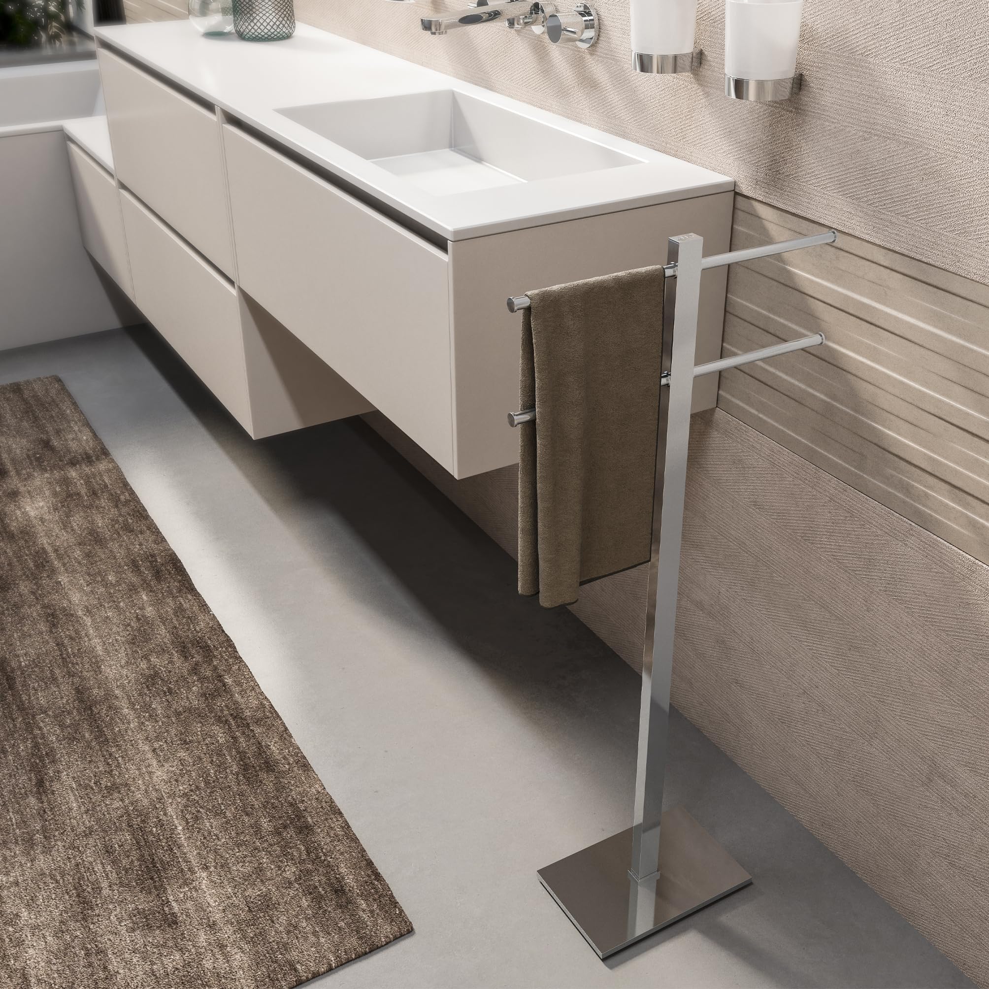 Gedy TOBIA Toallero de pie para baño con 2 Brazos, Cromo, Acero INOX y resinas termoplásticas, 40,6 x 15,5 x 89