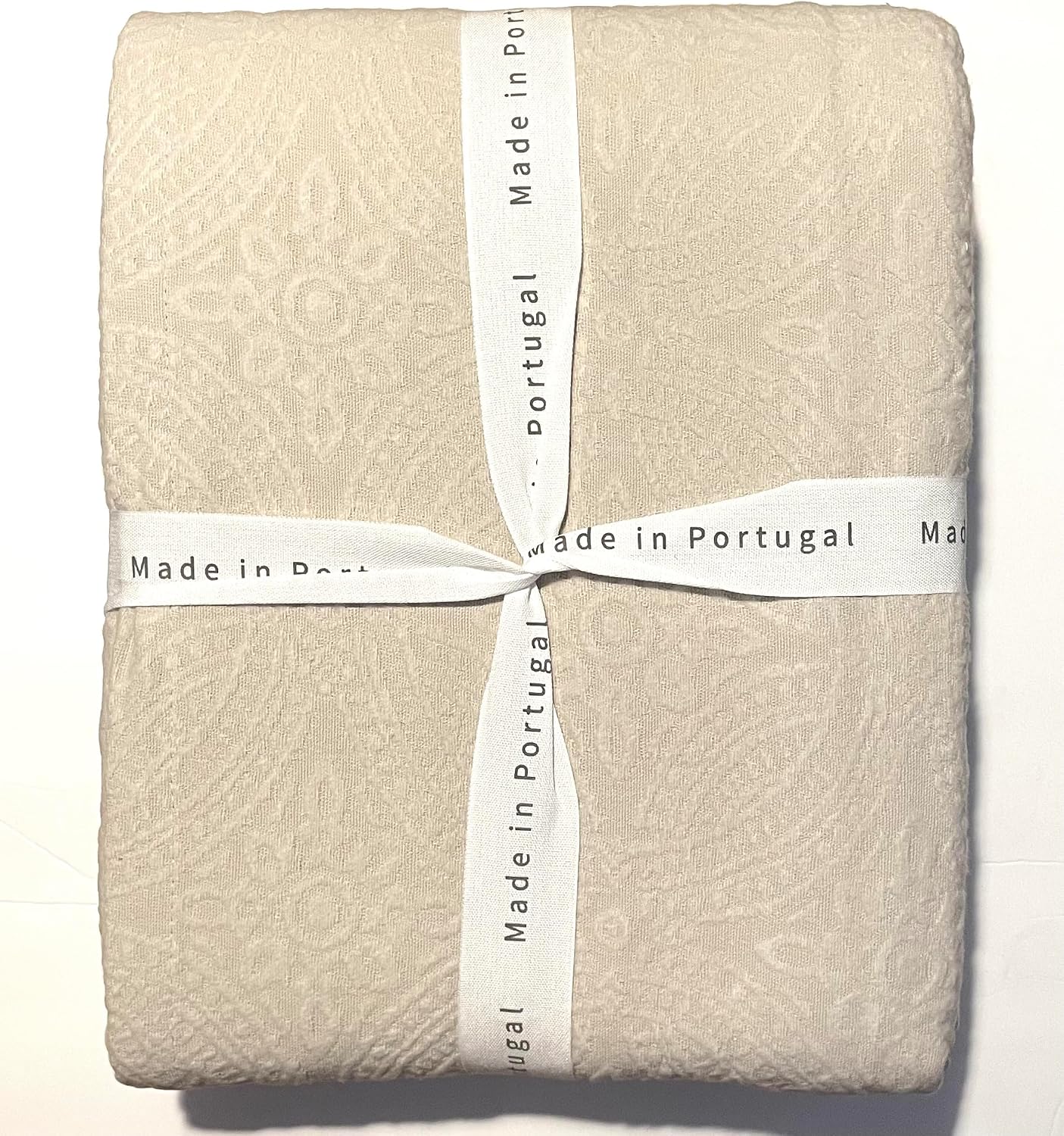 Docofil Portugal Solid White Matelasse Cotton Quilt Coverlet Blanket Textured Raised Herringbone Pattern Smooth Edges (Grey Rosa Shiba, Queen (U.S. Standard))