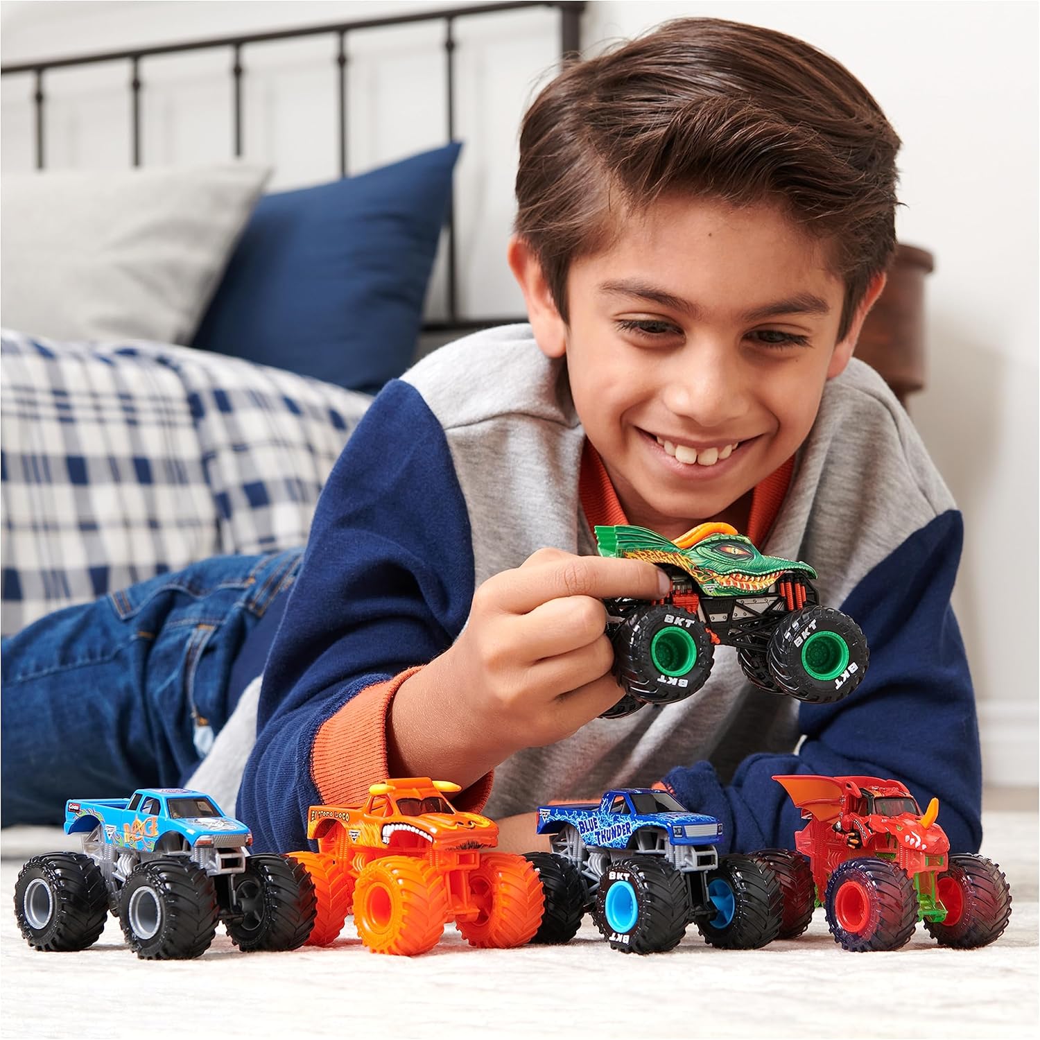 Monster Jam, Official Crush Cycle Monster Truck, Die-Cast Vehicle, 1:64 Scale, Kids Toys for Boys Ages 3 and up