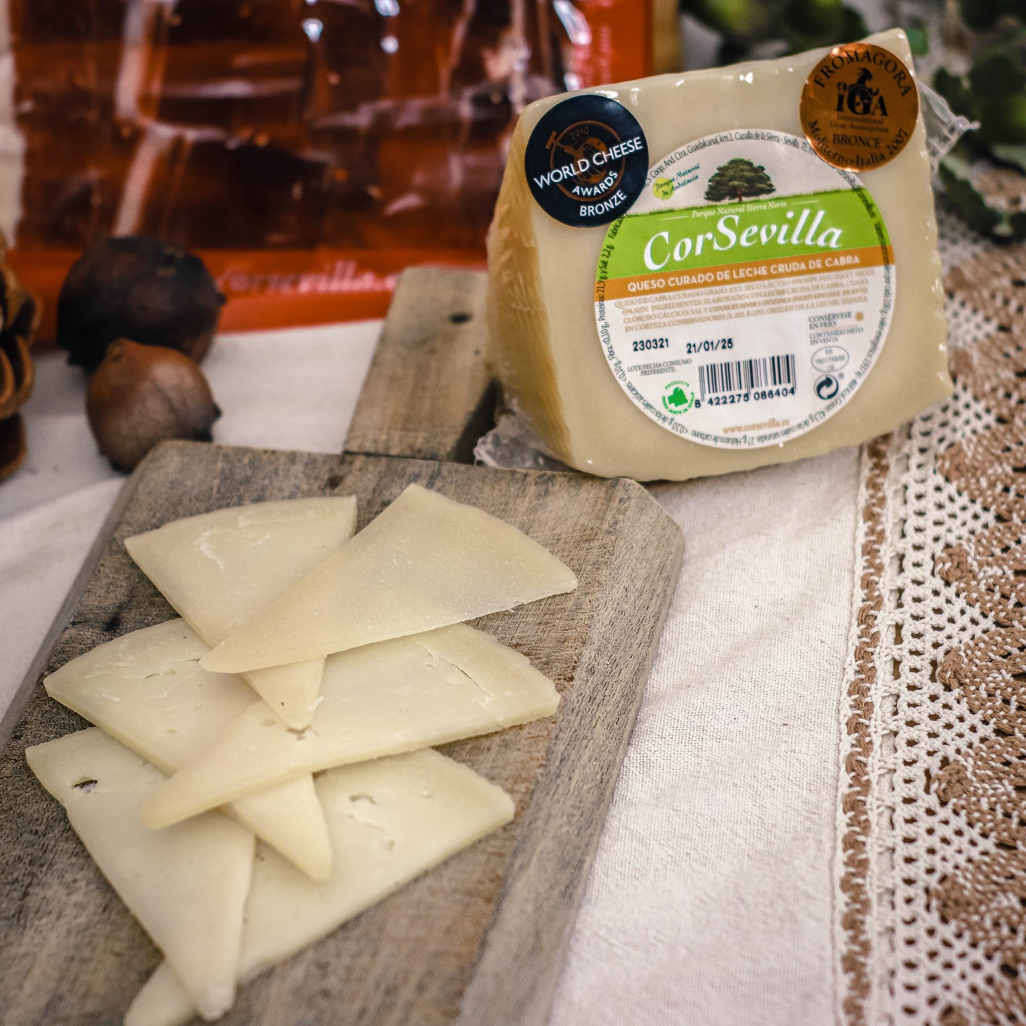 Corsevilla - Lote de Navidad - Regalo - Quesos - Ibéricos - Vinos - Para Amantes del Queso - Cesta de Navidad.
