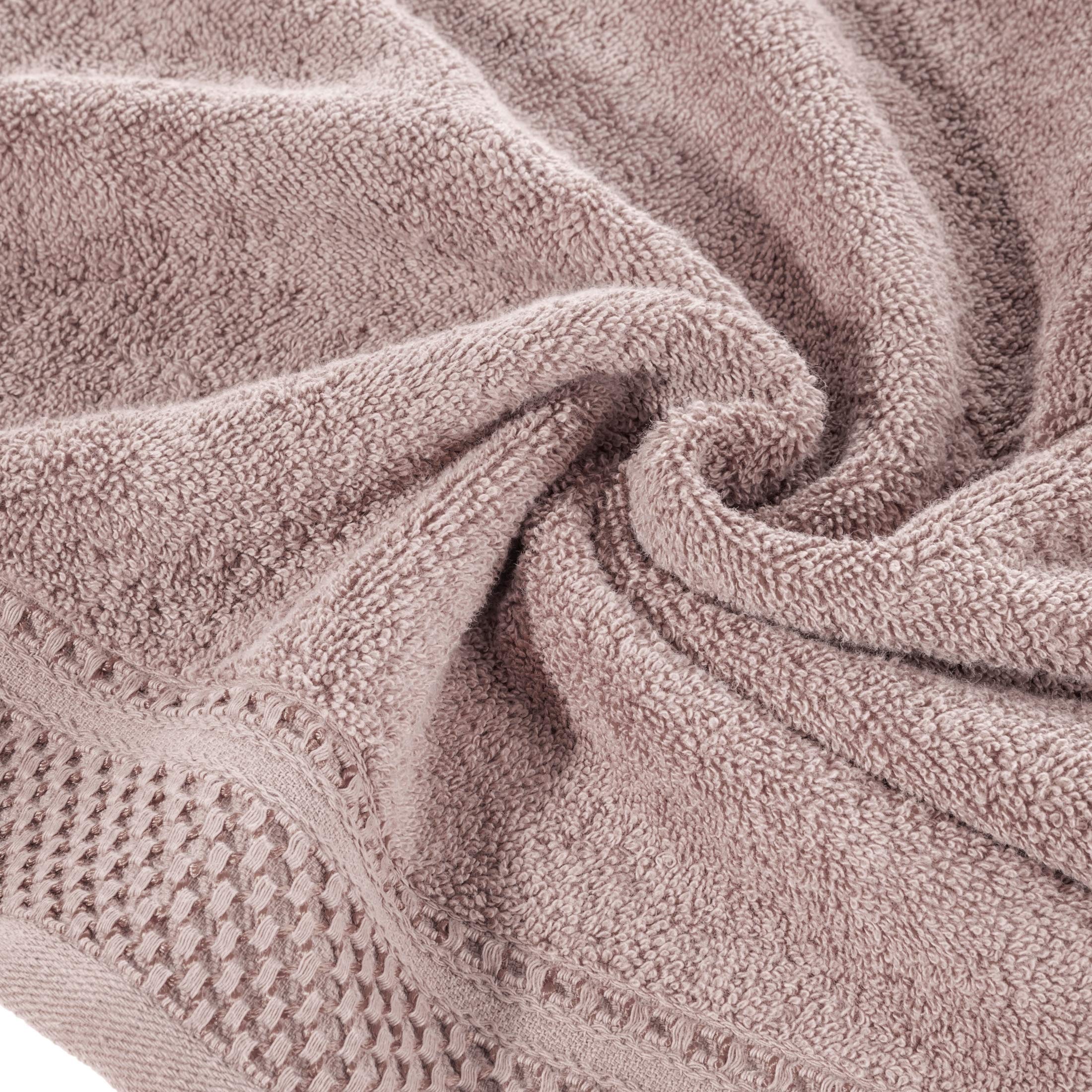 Eurofirany Carlo Set Bagno, Asciugamano da Sauna, Assorbente, 100% Cotone 580 g/m2, di Alta qualità, Confezione da 3 e 6 Pezzi, Rosa Chiaro, 70 x 140 cm, 3 unità