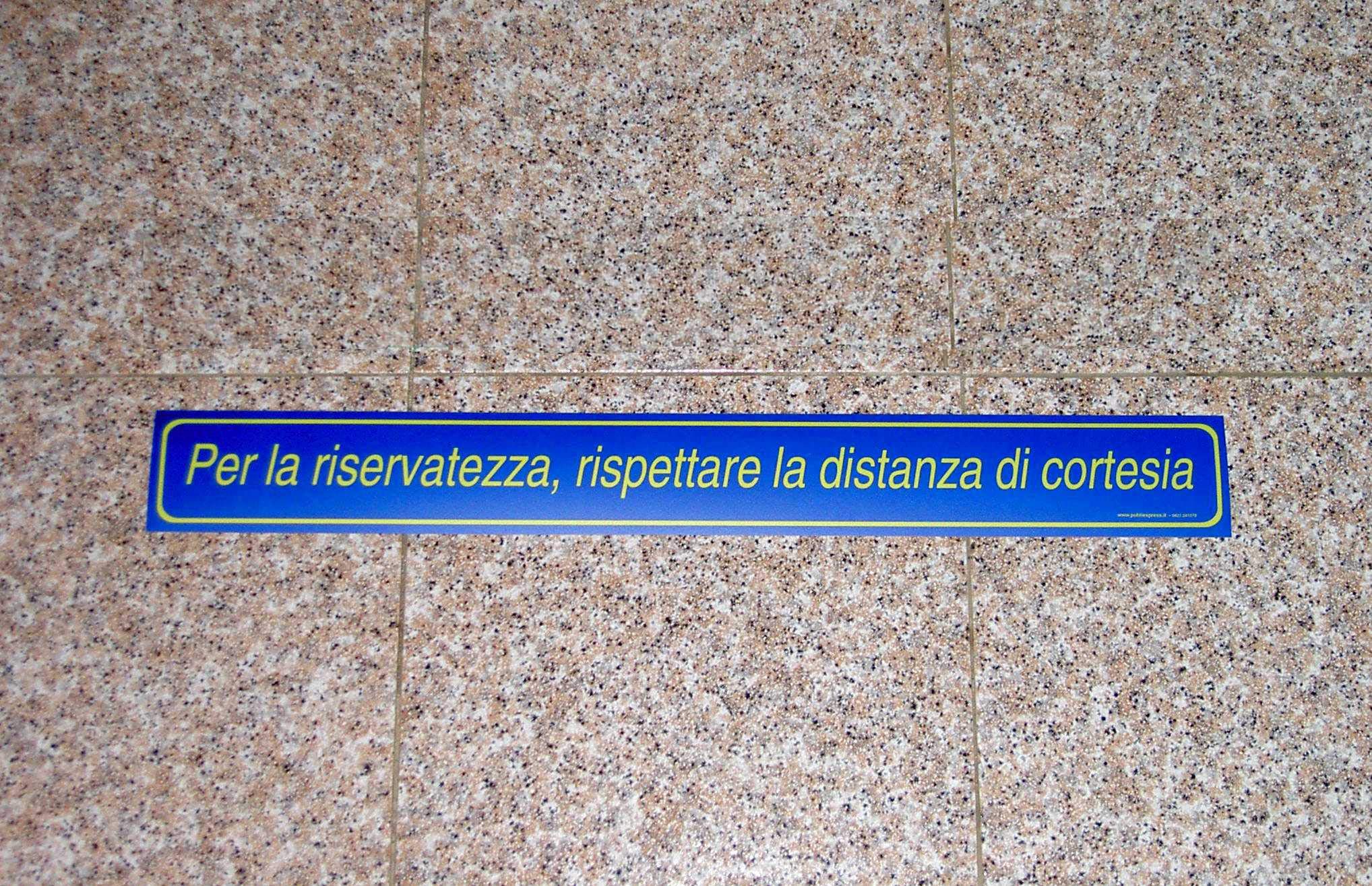 Adesivo Blu Distanza di cortesia Privacy calpestabile 5 pz - 60 x 7 cm