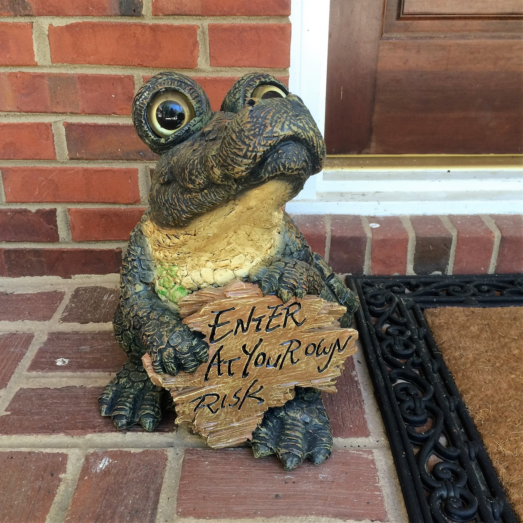 Amazon.com : Toad Hollow Extra Large Standing Gator with Enter at