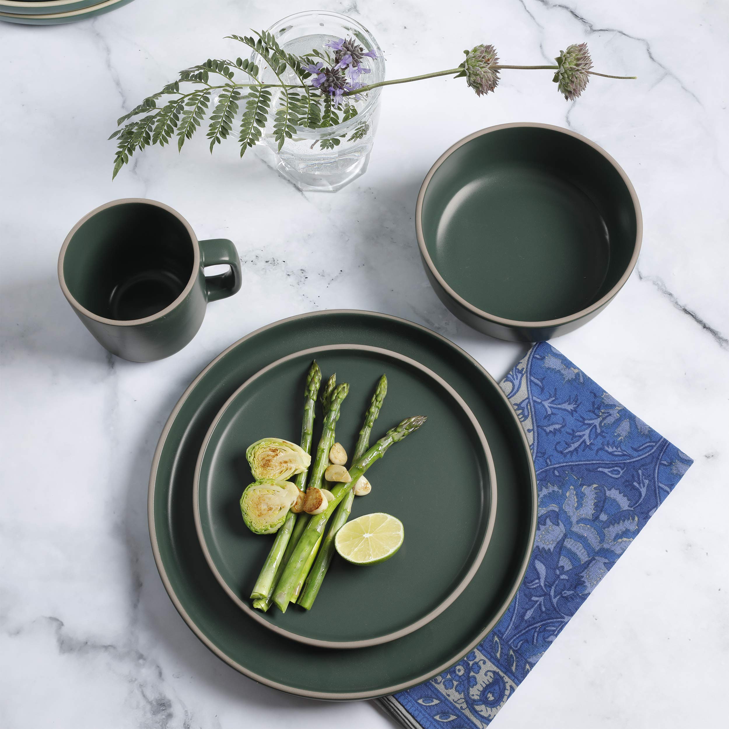 Gibson Home Zuma Service de table de cuisine rond 16 pièces pour 4 personnes en grès mat Vert
