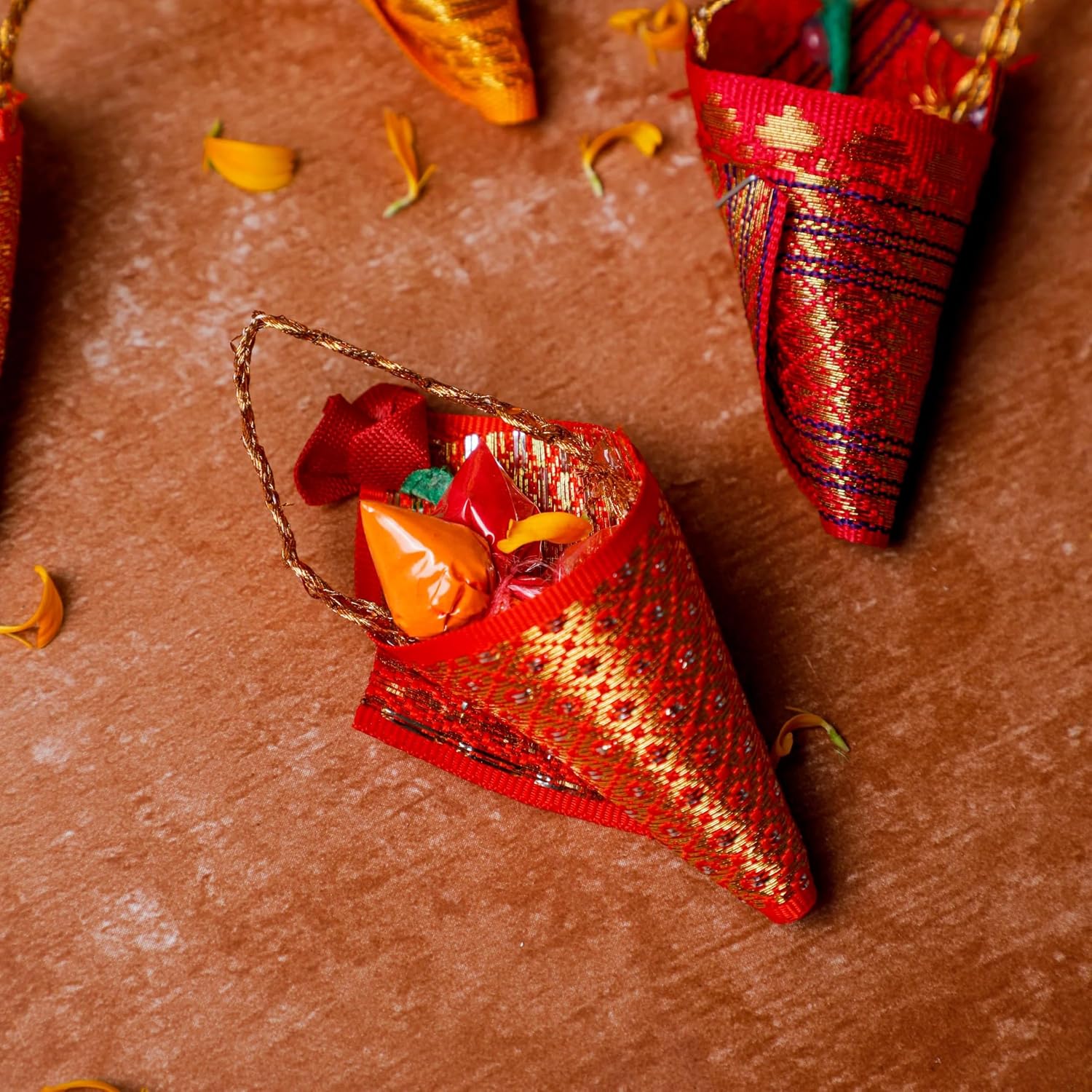 Desi Favors Cone Shaped Haldi Kumkum | Haldi & Kumkum Pooja Gift, Housewarming Gifts, Wedding Gift - Made in India - Yellow & Red – 3 Inch (Pack of 10)