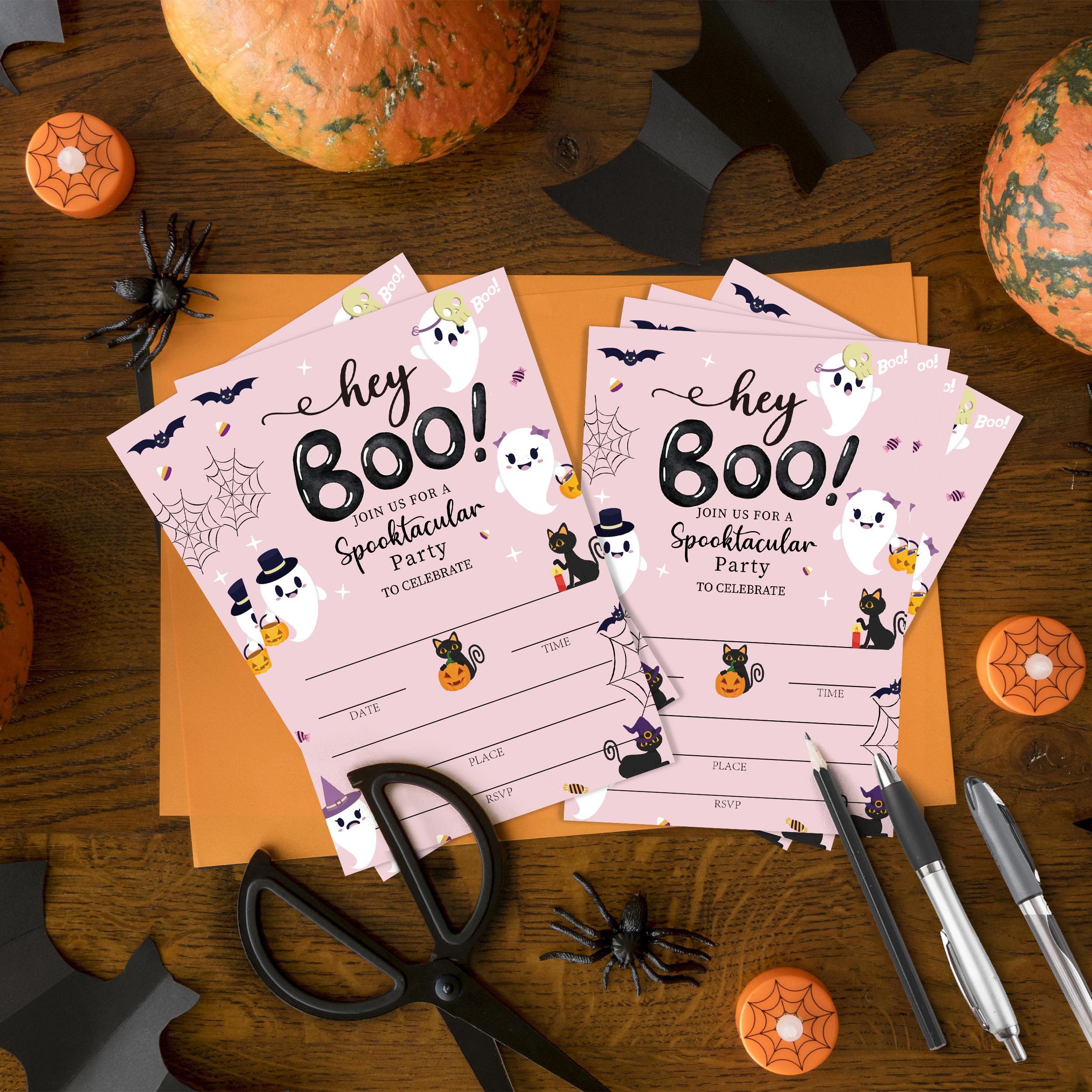 SIXEIGHT Pink Hey Boo zaproszenia na imprezę Halloween, uroczy duch kot zaproszenia na Halloween dla chłopców dziewcząt, 25 sztuk różowych kartek z zaproszeniami z kopertami, dekoracje na ślub