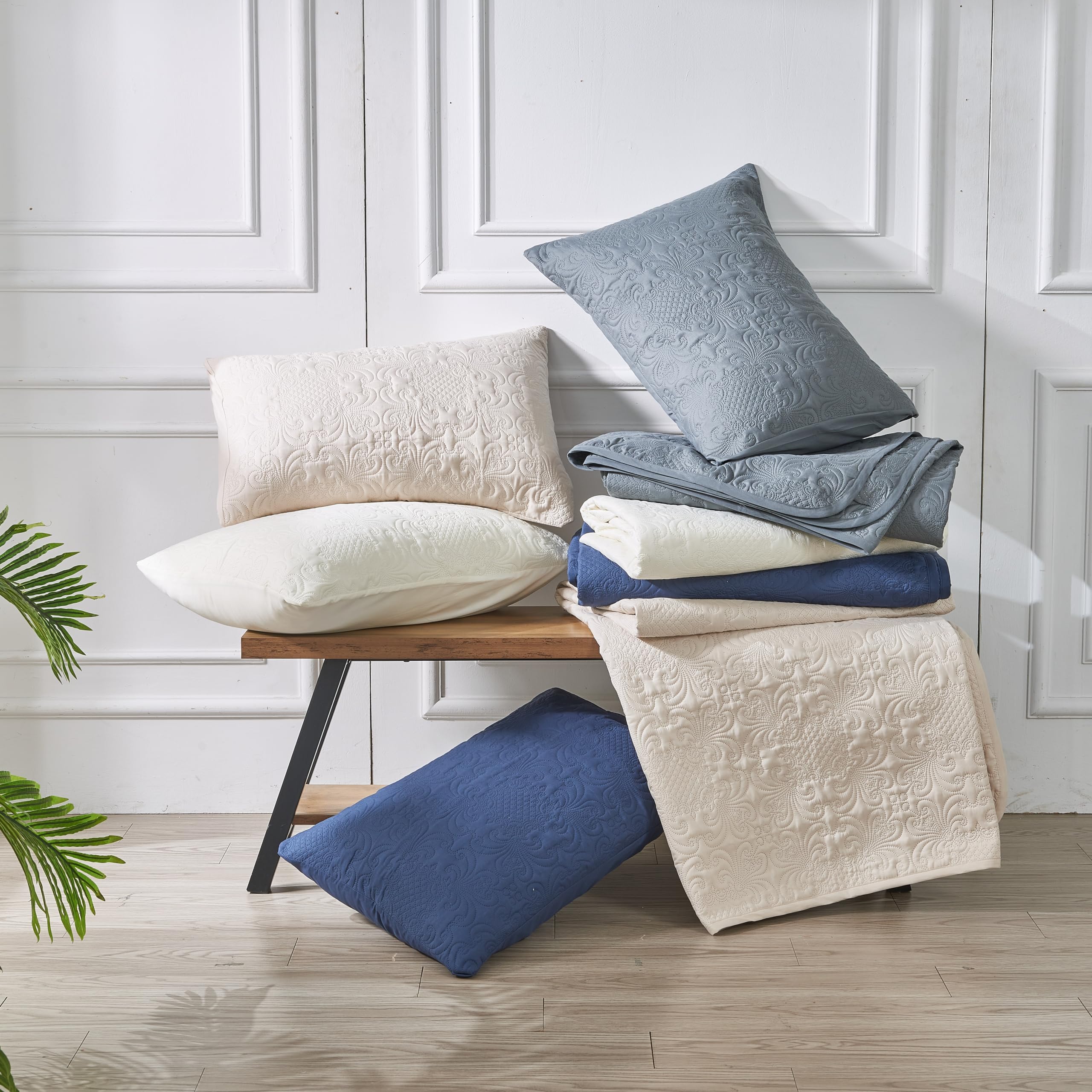 Qucover Tagesdecke Bett 240x260 Beige Bettüberwurf Bedspreads aus Mikrofaser, Tagesdecken Steppdecke Sofa Überwurfdecke Wohndecke für Bett