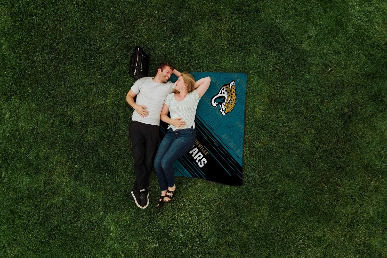 PICNIC TIME NFL Unisex-Adult NFL Impressa Picnic Blanket, Lightweight Beach Blanket, Machine Washable, Outdoor Blanket