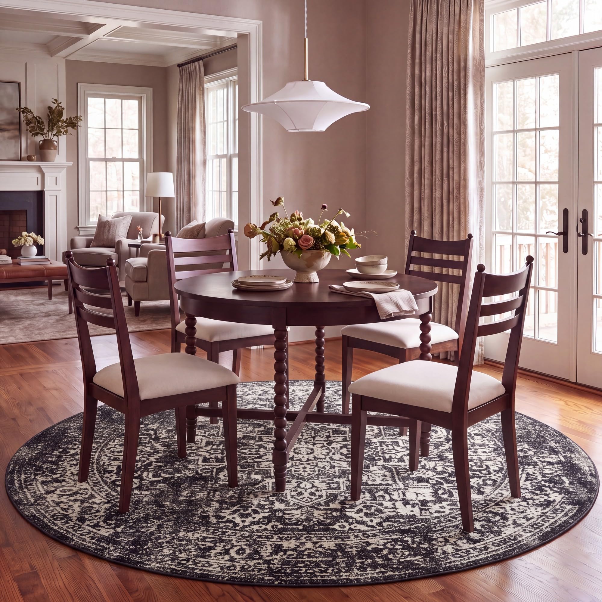 SAFAVIEH Evoke Round Rug 3 ft, Vintage Medallion Black & Gray EVK256R