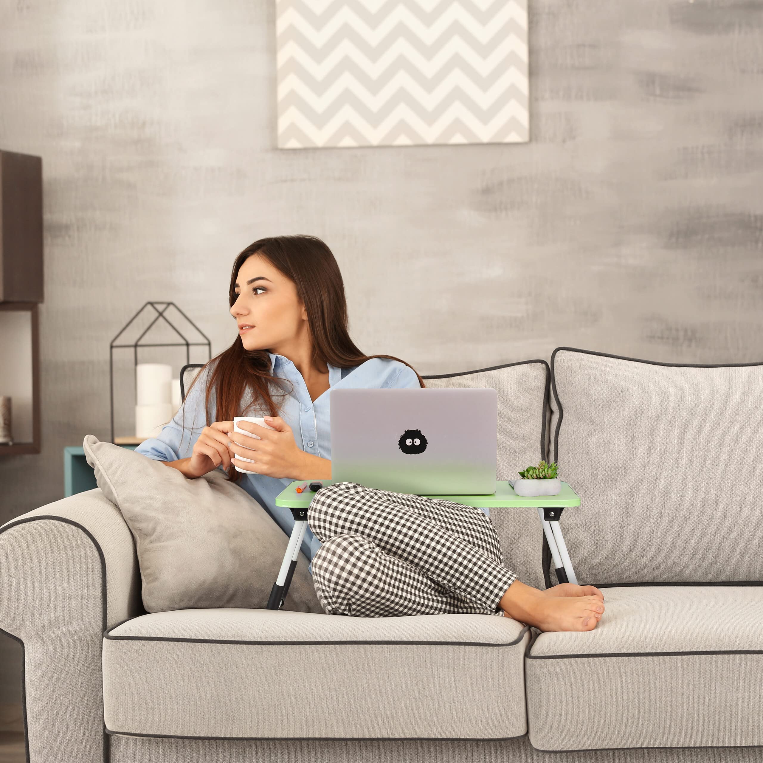 Relaxdays Stolik pod laptopa do łóżka i kanapy, wys. x szer. x gł.: 26 x 63 x 40 cm, składany stolik na łóżko, MDF, żelazo, stolik na notebooka, zielony