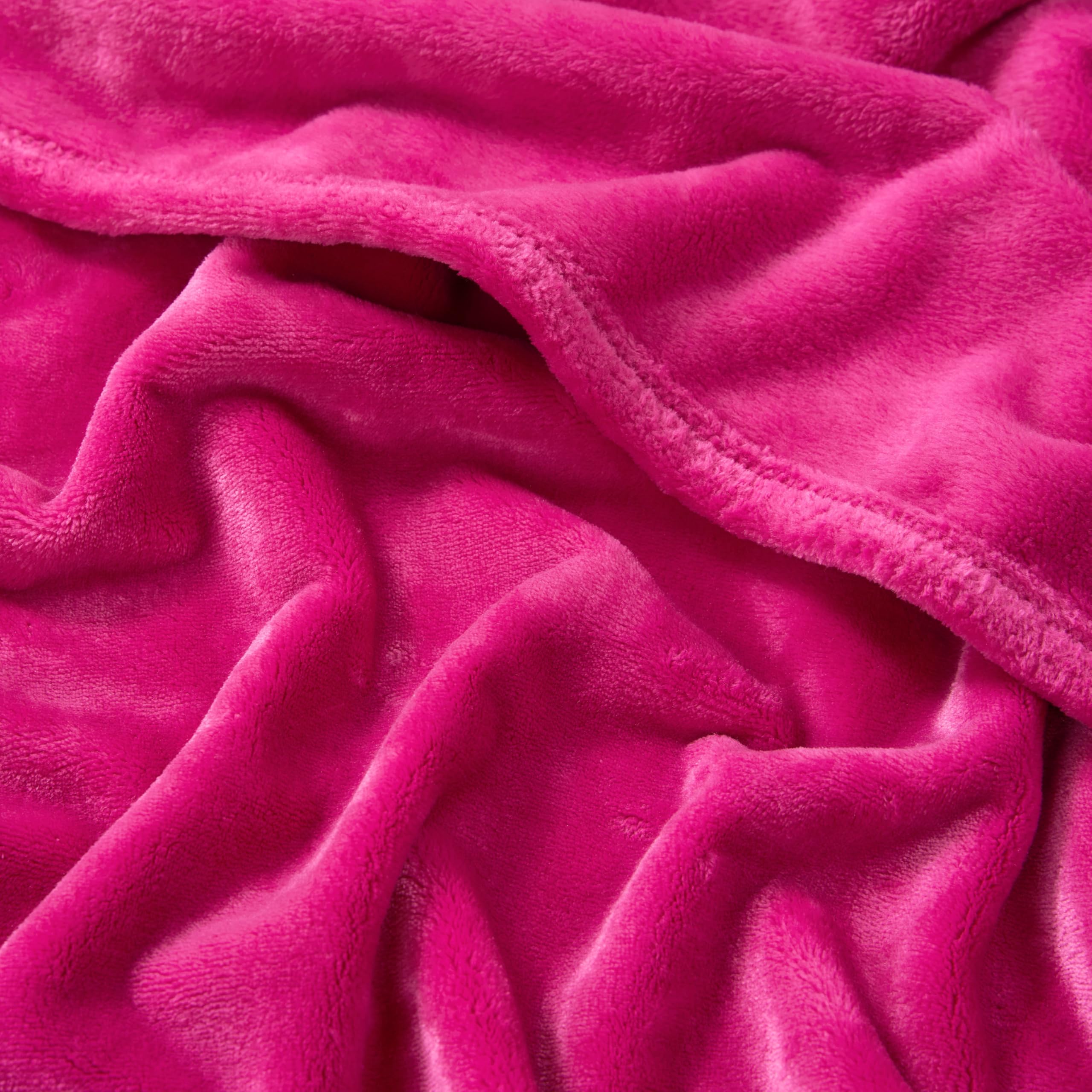 Juicy Couture – Throw Blanket | Juicy Emblem | Plush and Cozy | Decorative Blankets for Sofas, Chairs and Beds| Luxurious and Soft | Chic Home Décor | Measures 50” x 70” | Pink/Black/White: Hot Pink 50"X70"