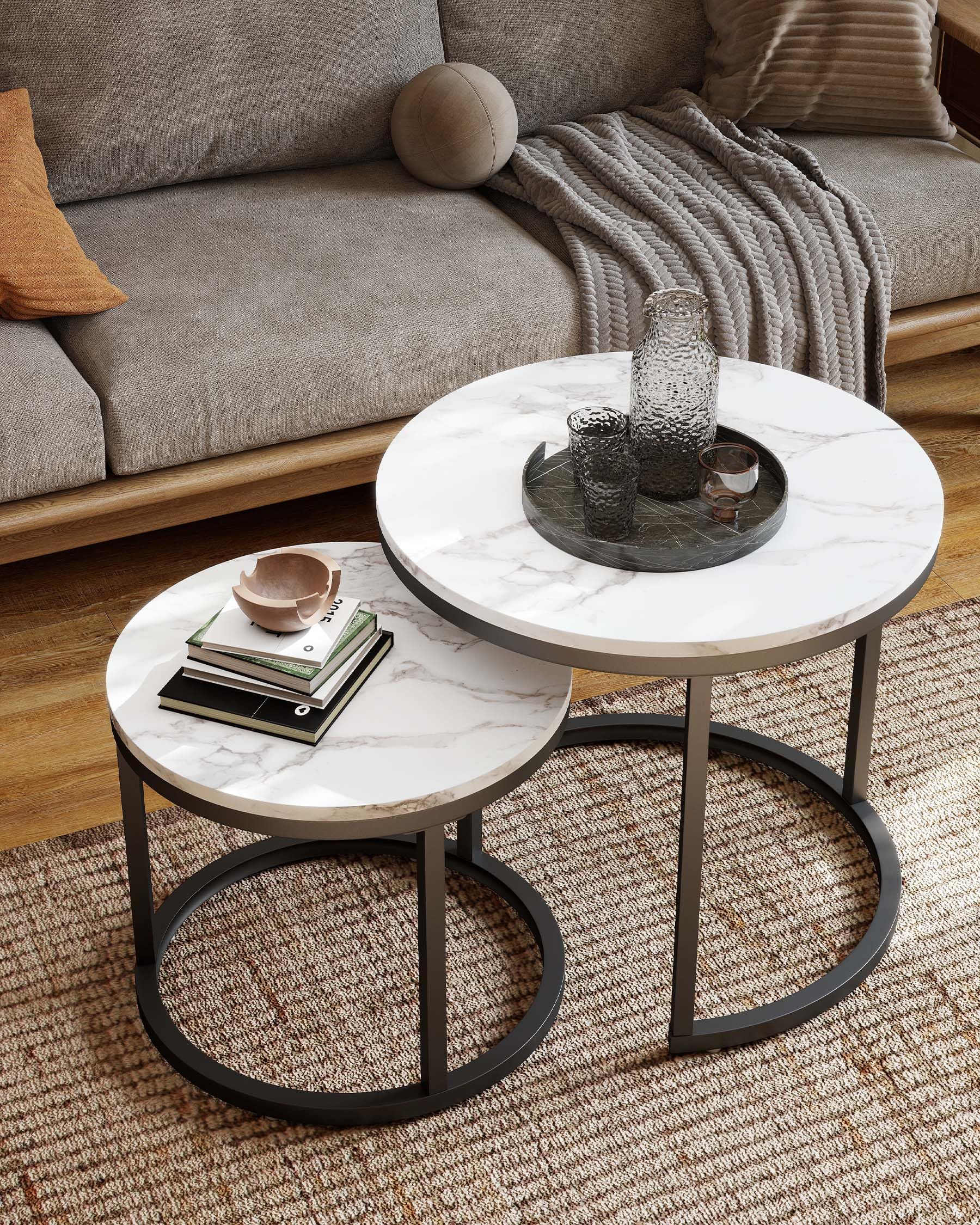 Set de 2 Mesas Auxiliares para Salon Nido Efecto Mármol Blanco 50+40cm, Mesa Auxiliar Sofa Moderna, Mesitas Auxiliares de Centro Pequeñas Mesa Salon Centro de Metal Negro