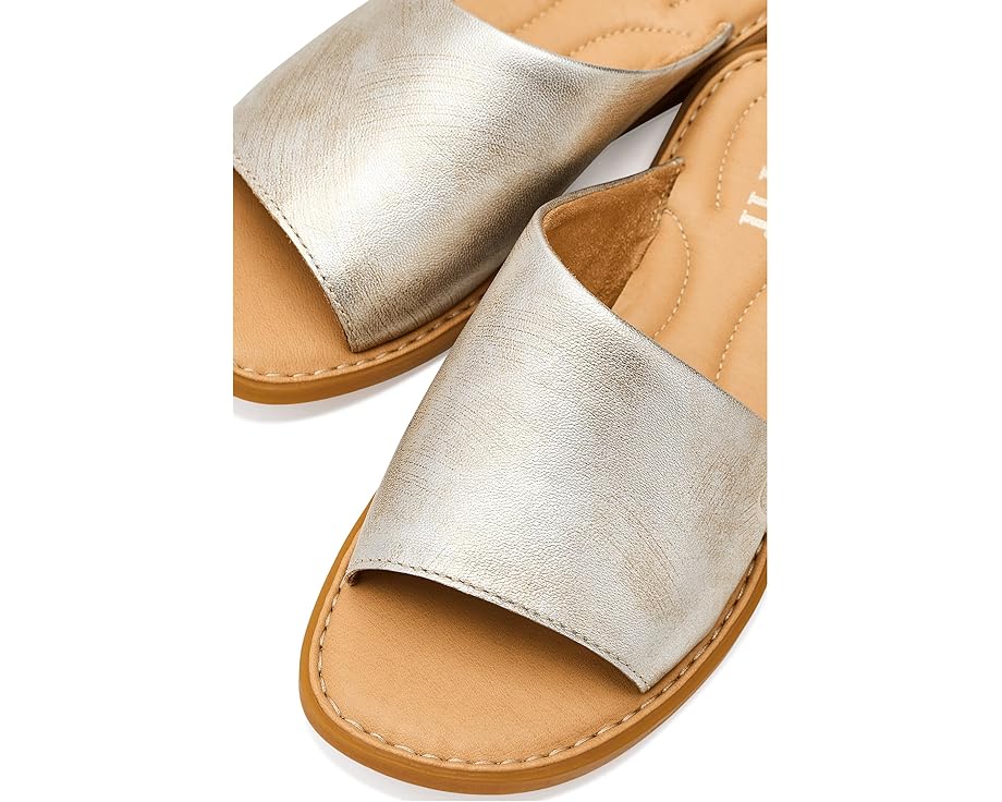 Born Isabel - Right View