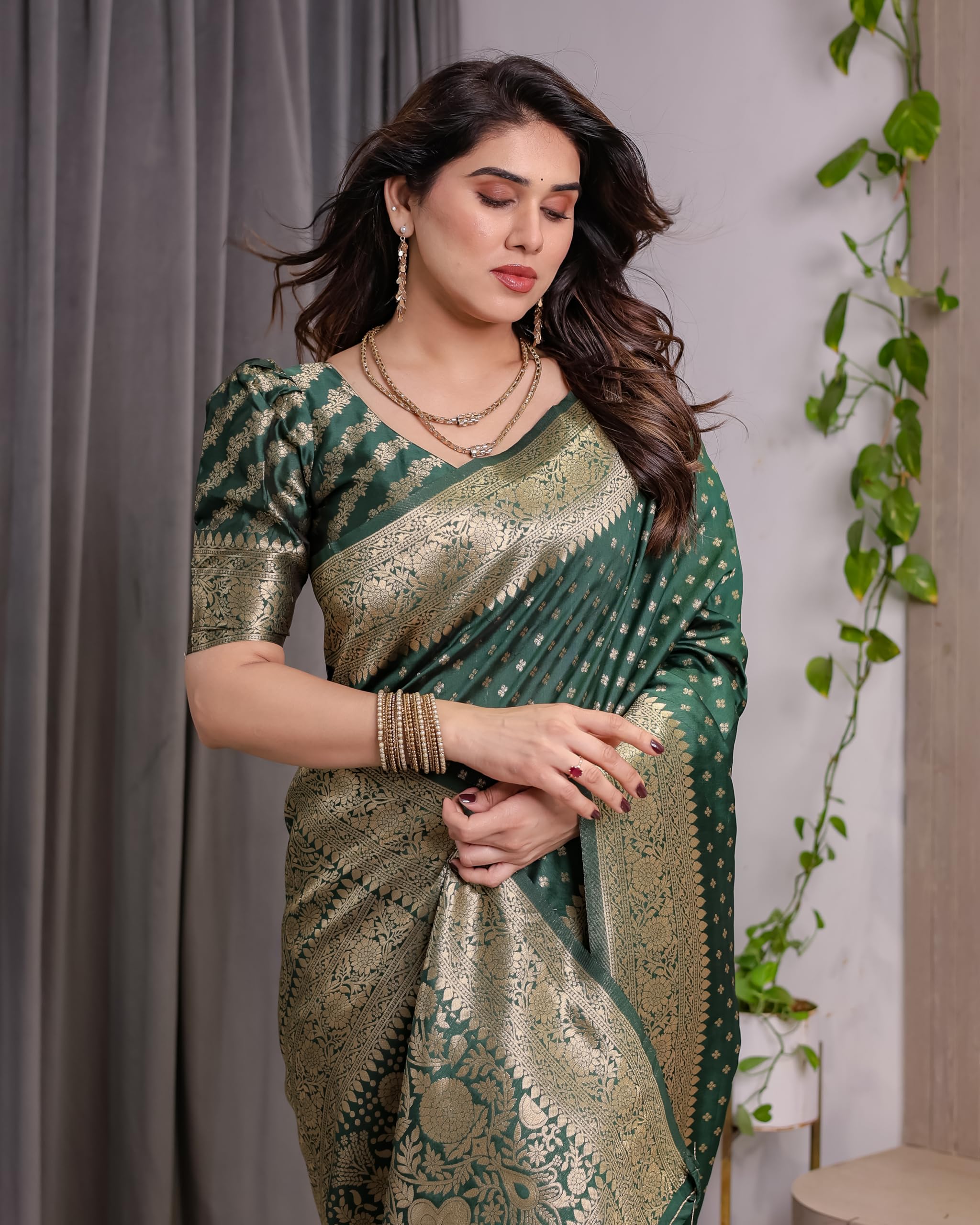 SGF11 Women's Kanjivaram Soft Silk Saree With Unstitched Blouse Piece product image 7