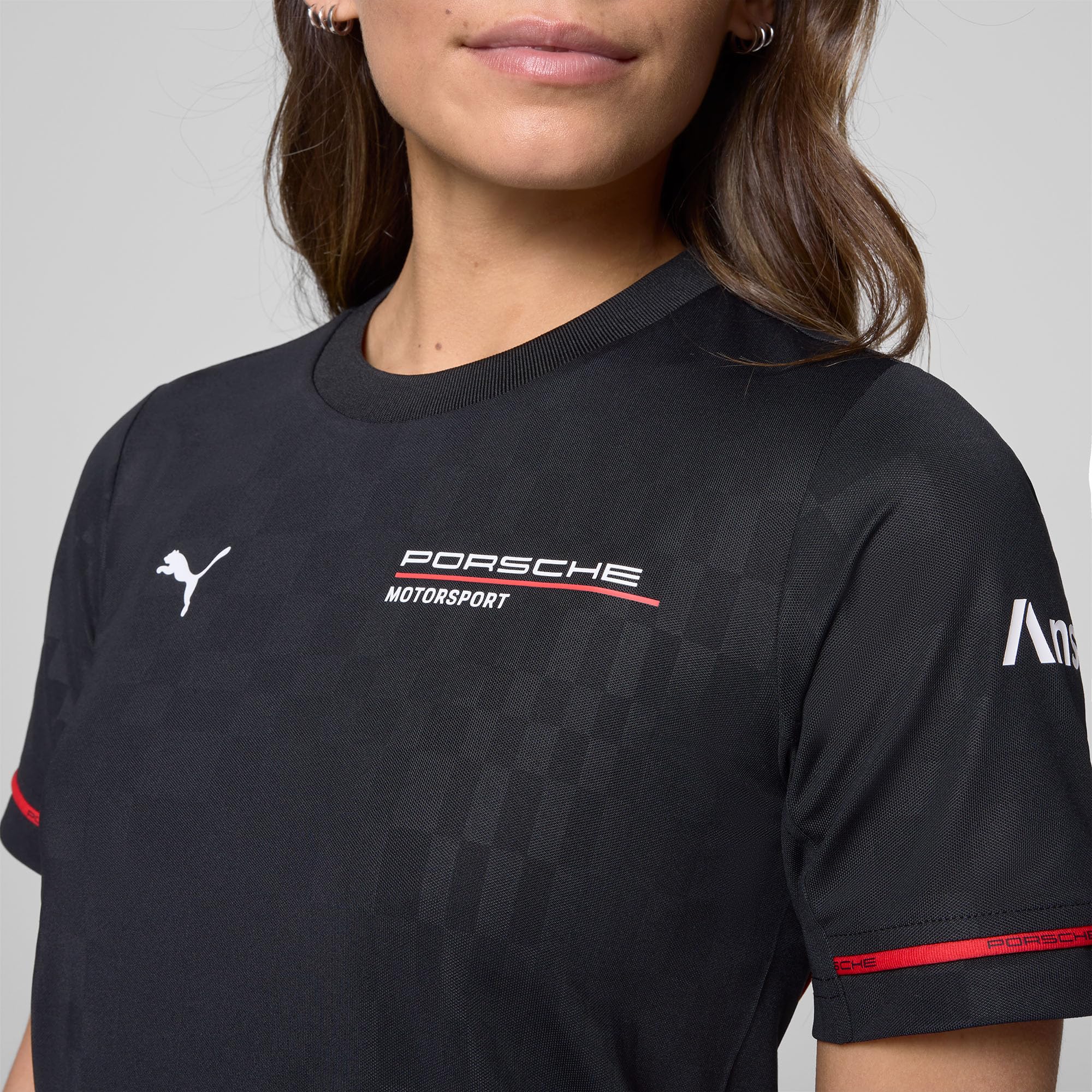 PUMA Porsche Motorsport Damen Team T-Shirt - Schwarz | Tonaler Alloverdruck auf Stoff, Porsche Motorsport Team Logo Druck auf der Brust