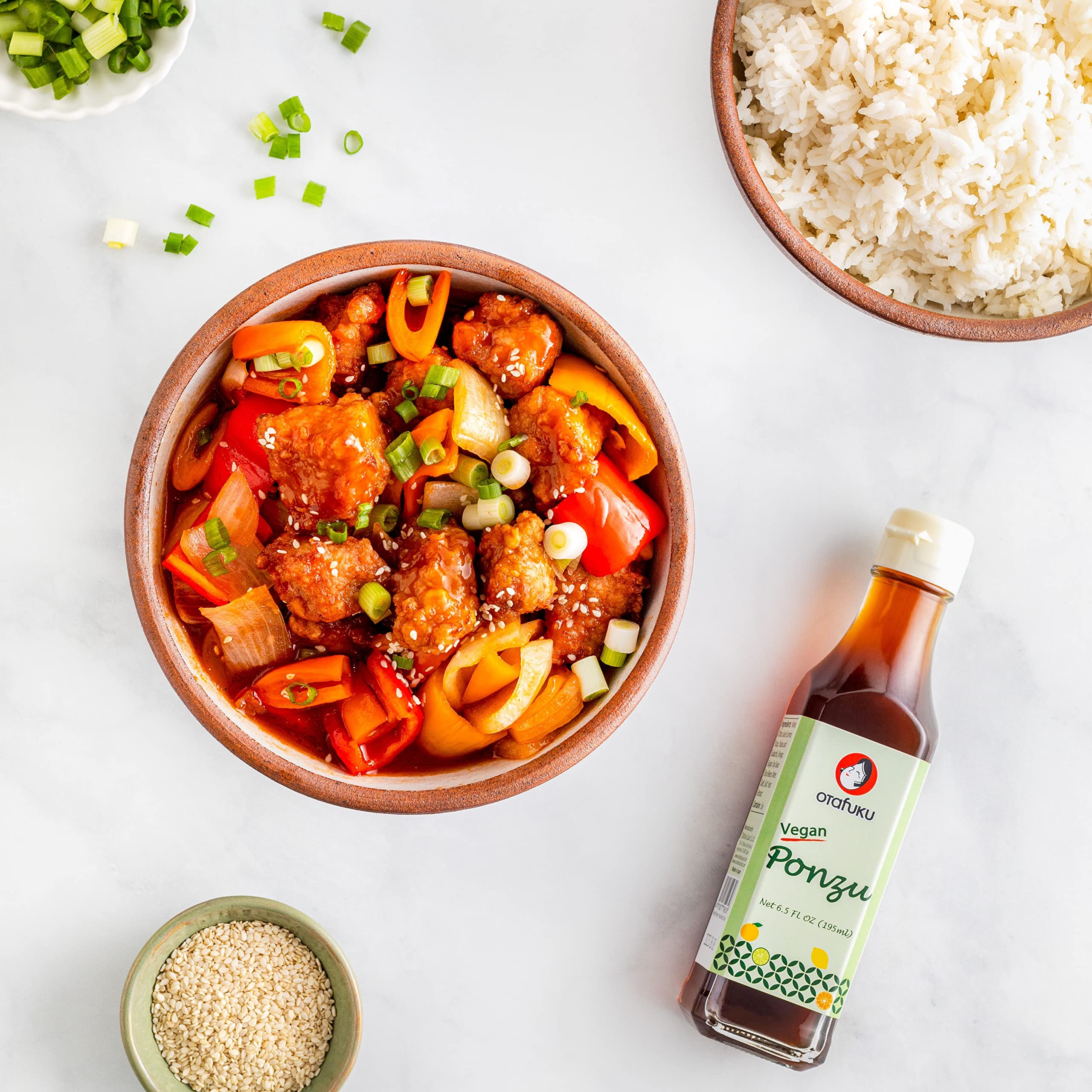 Salsa de condimento Otafuku Ponzu, salsa de soja refinada con jugo de cítricos, ideal para sazonar y mojar, vegana, sin gluten (1 x 195 ml)