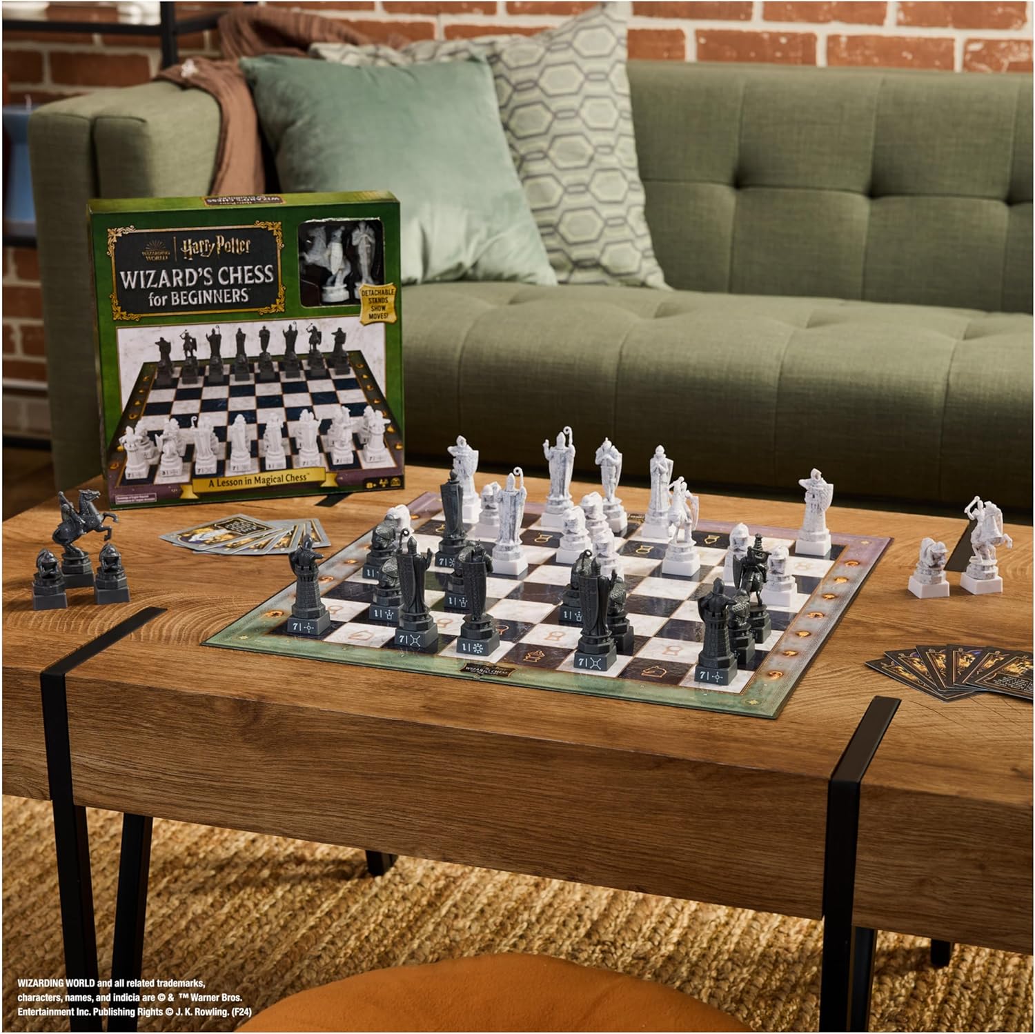 Spin Master Games, Wizarding World of Harry Potter Chess Teacher, Beginner Chess Set, Learn to Play Game for Beginners, Strategy Game for Muggles, for Kids & Family, 2 Players, for Ages 8 & Up