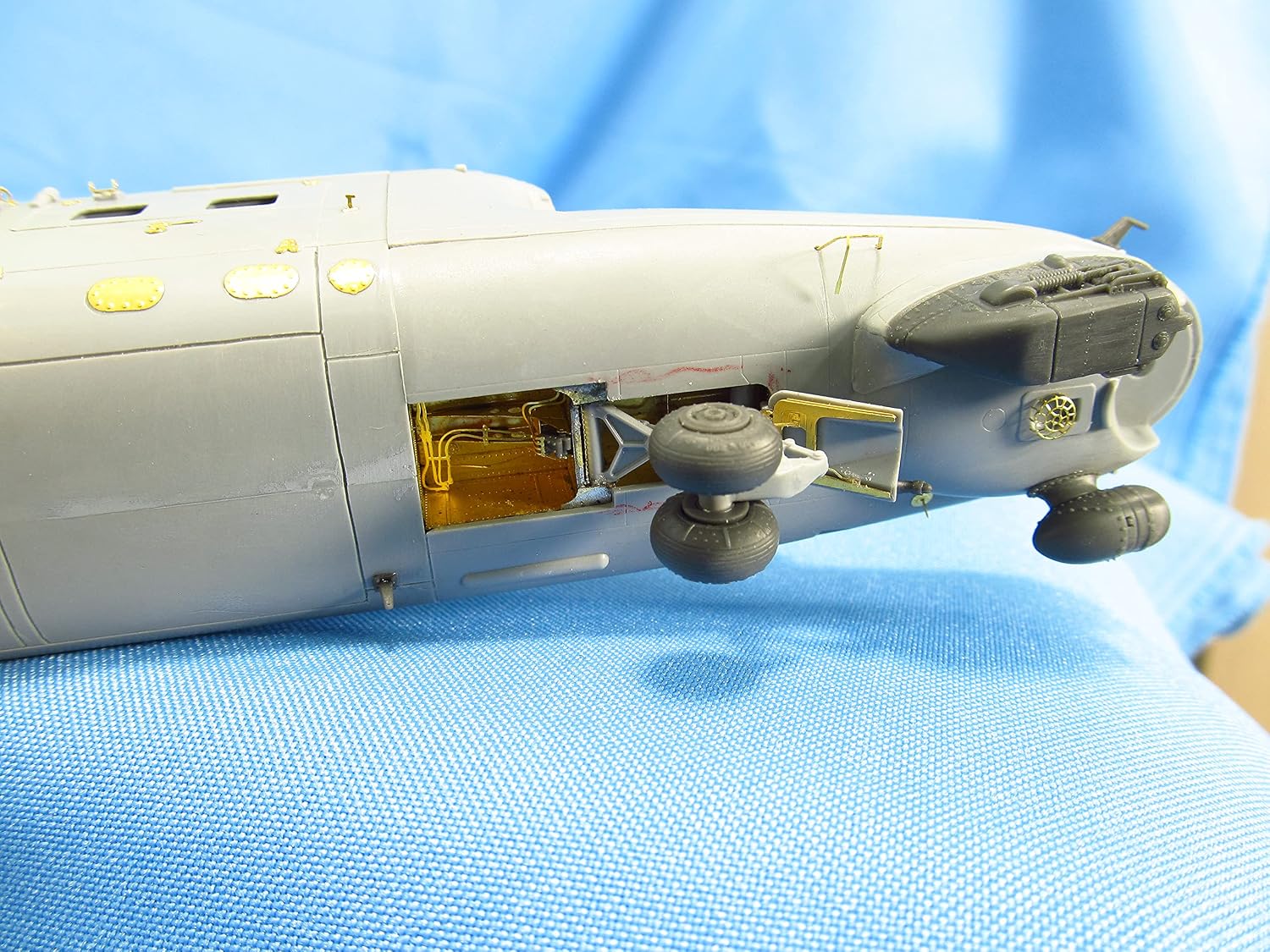 MDR4871-1/48 - Mi-24. Wheel Bays (Zvezda) Scale Model kit
