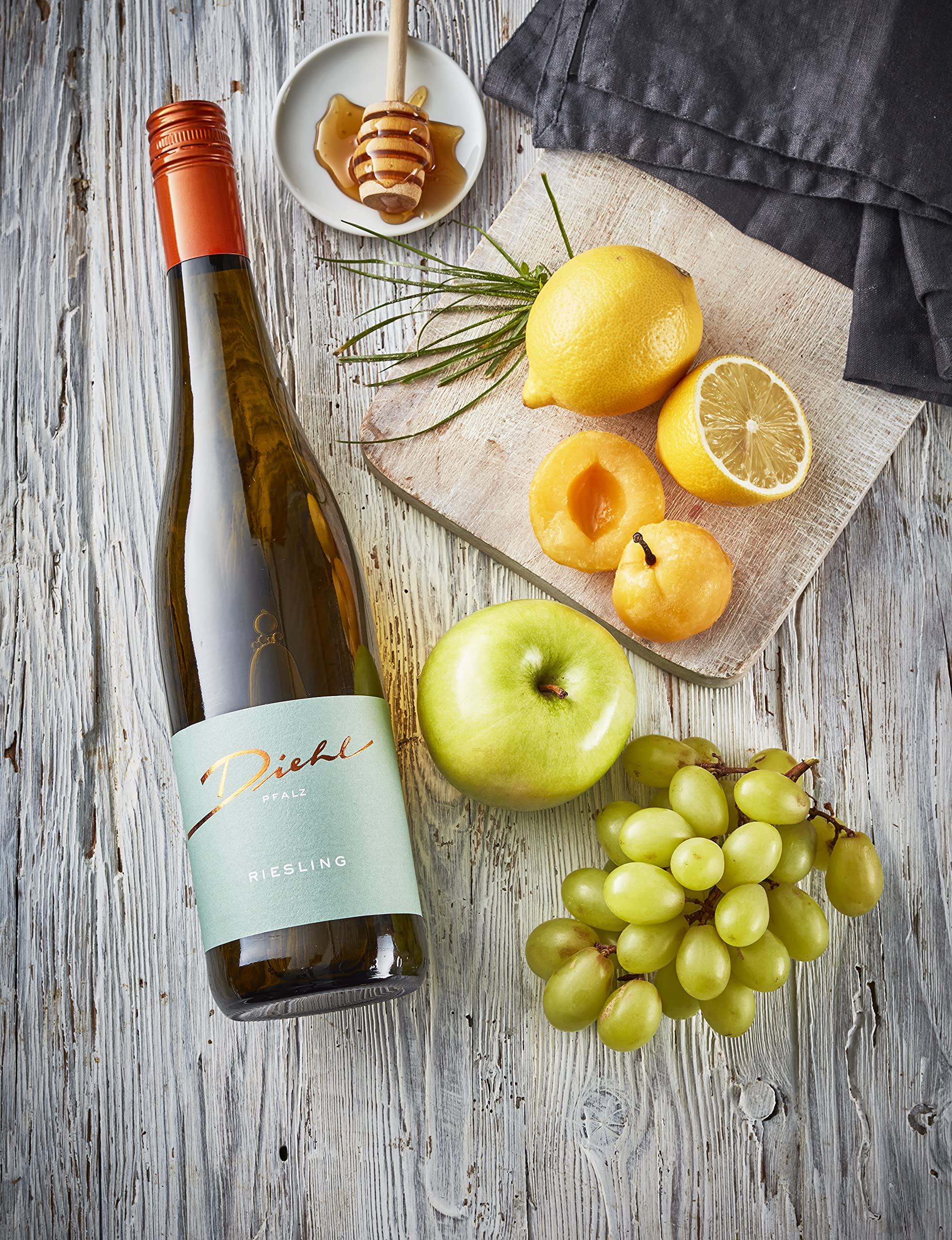 Weingut Diehl Riesling – Halbtrockener, milder Weißwein aus der Wein-Region Pfalz (1 x 0,75l) (Packung mit 6)