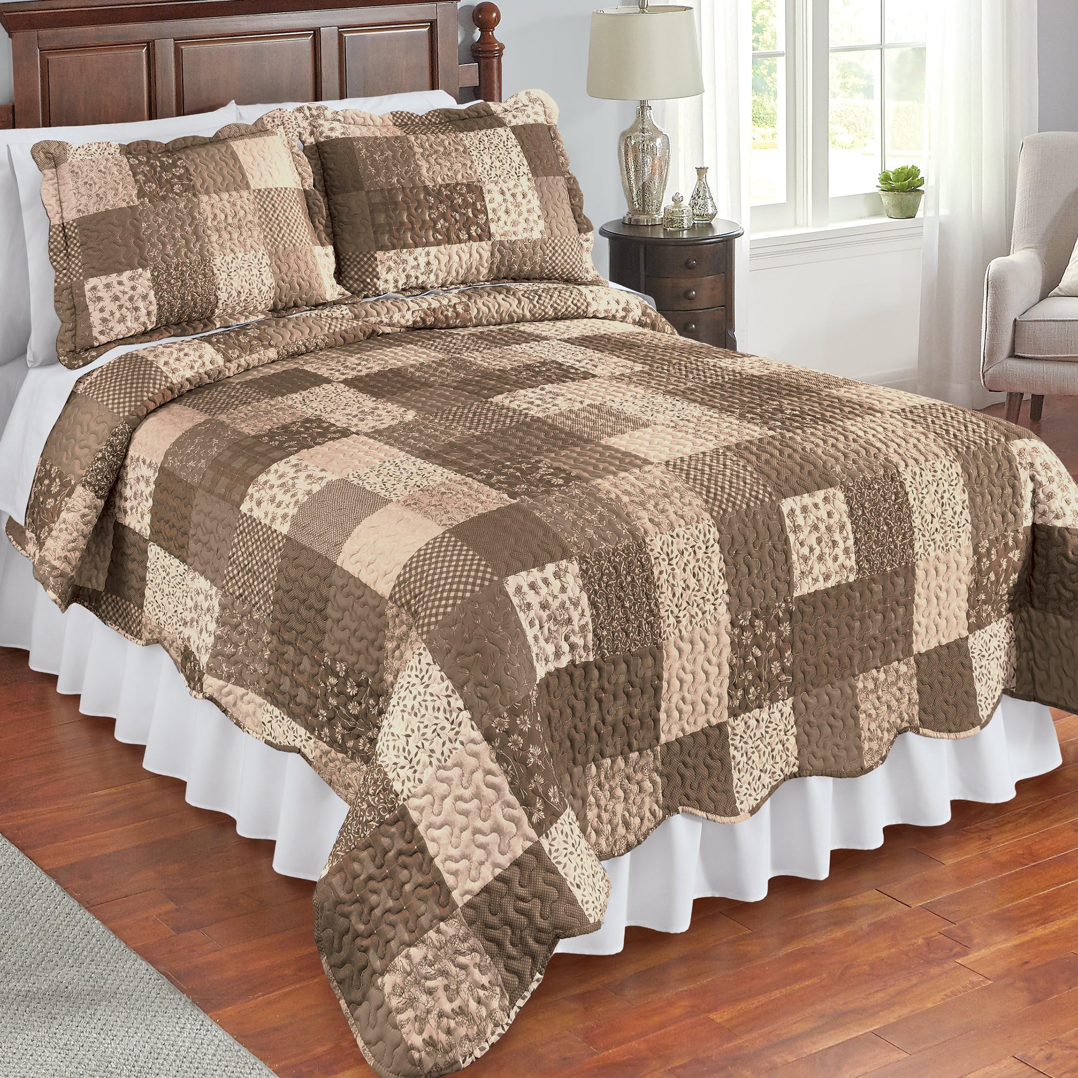 Collections Etc Classic Floral Patchwork Scalloped Edge Quilt Neutral Multi Full/Queen