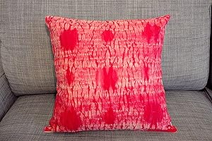 Shibori Pillow Cover: A Symphony of Red Hues and Abstract Delights