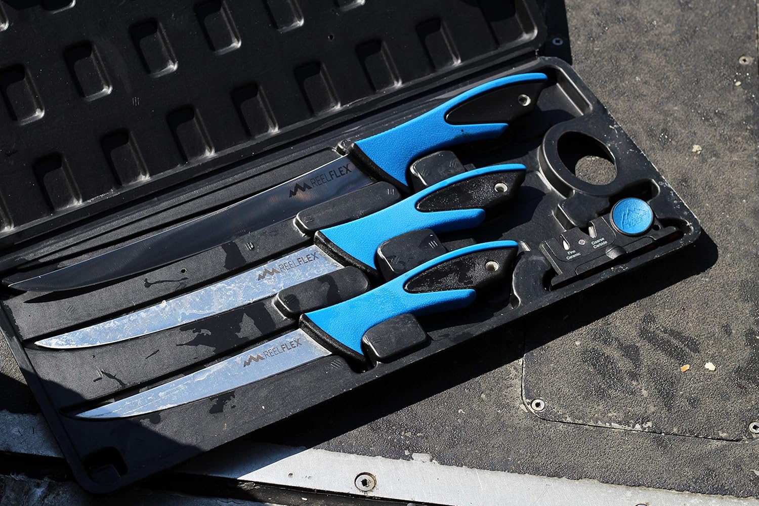 Outdoor Edge ReelFlex-Pak, 5-Piece Professional Grade Fishing Fillet Knife Combo Set with Three Knives, Sharpener and a Hard Side Carry Case : Sports & Outdoors