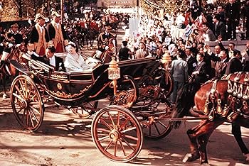 昭和天皇と美智子様の彫像品 レトロ 皇室 美智子様 飾り皿 皇太子御成婚