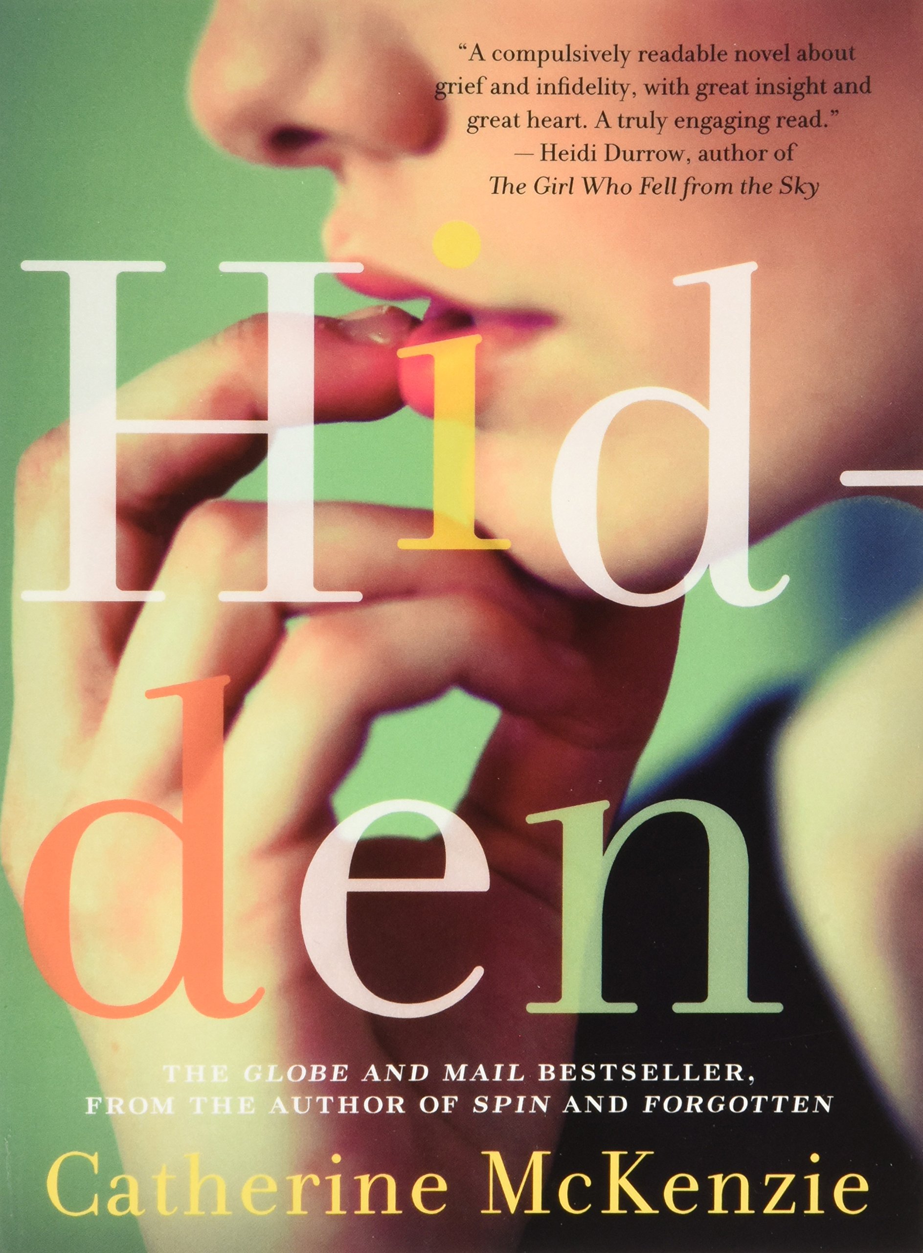 Hidden [Paperback] McKenzie, Catherine