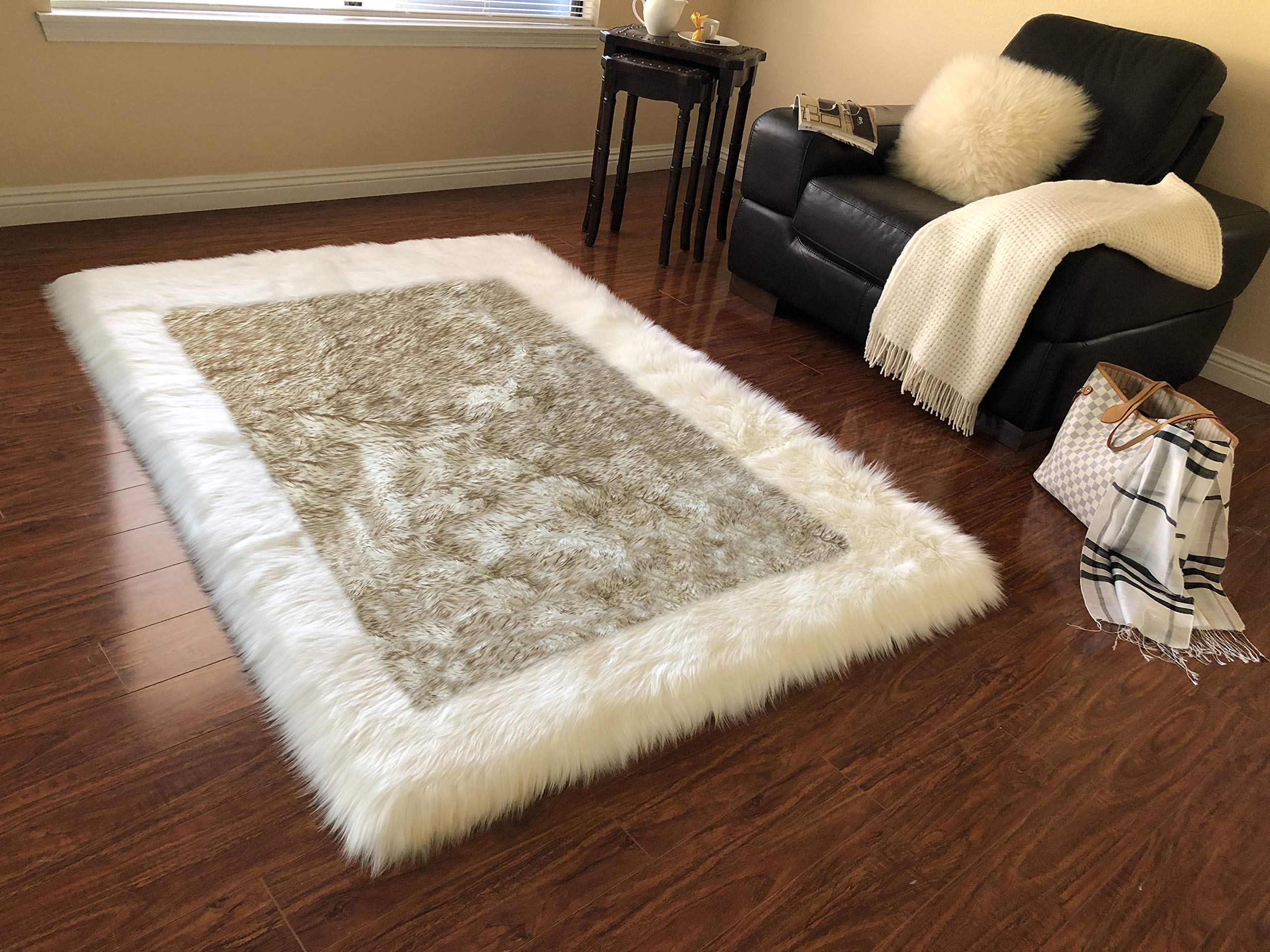 Lambzy Faux Sheepskin White Border Area Rug (5'x8', White/Brown Tips)