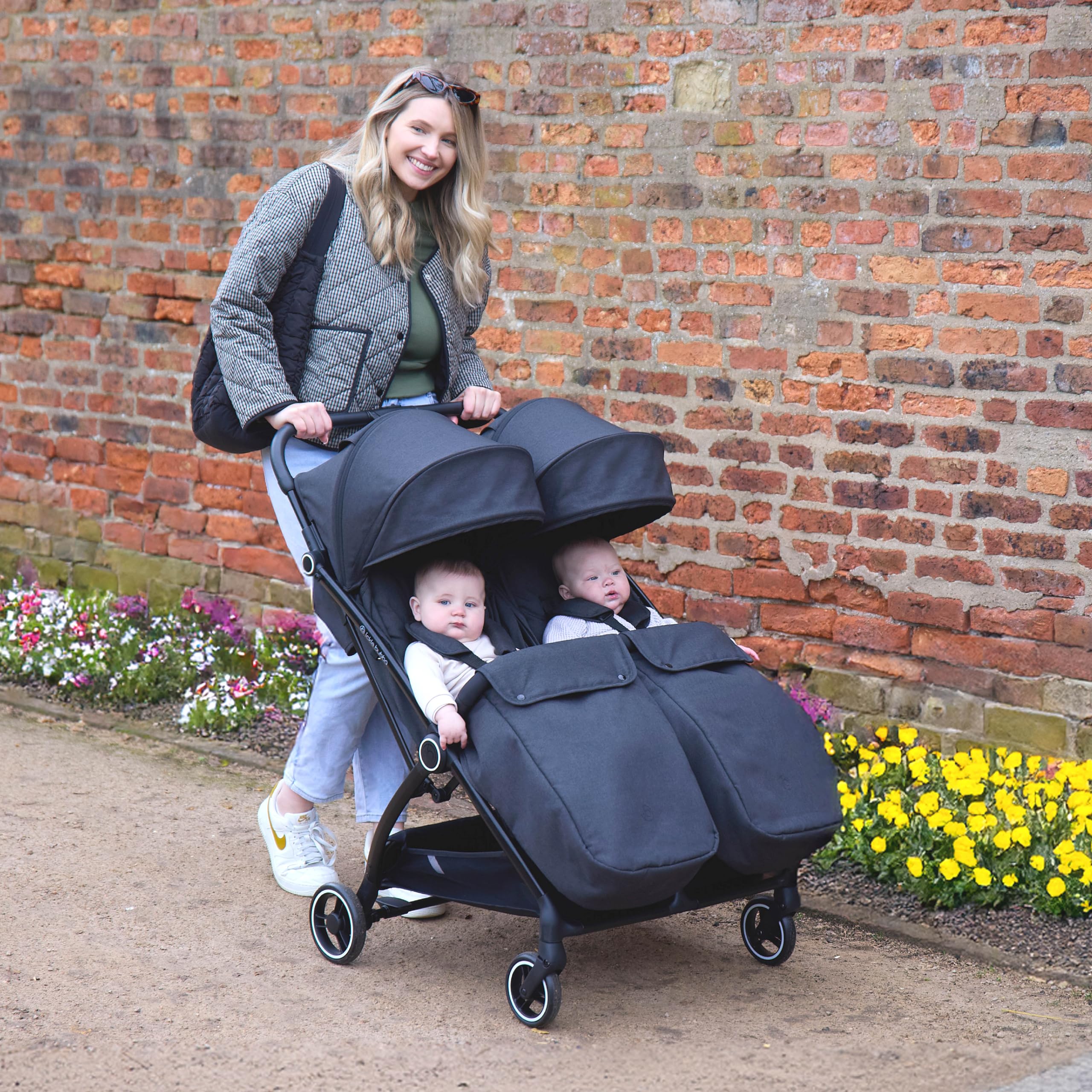 Ickle Bubba Aries Poussette double auto-pliable (gris graphite) – Poussette jumelle fine et légère de 10,5 kg, pliage automatique à une main, sièges réglables, pare-soleil ventilés, housse de pluie