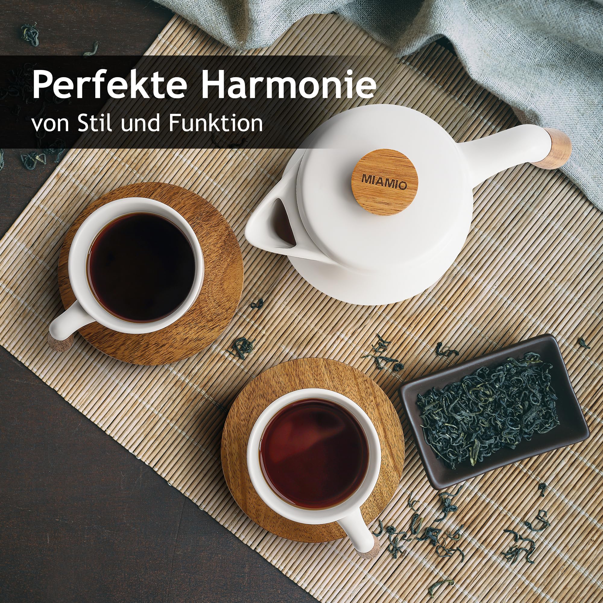 MIAMIO - 1 Liter Keramik-Teekanne-Set mit Siebeinsatz und Tassen/Teesieb, 4 Keramik-Teetassen (300 ml), Bambus-Untersetzer/Henkel für Haus und Büro (Weiß)
