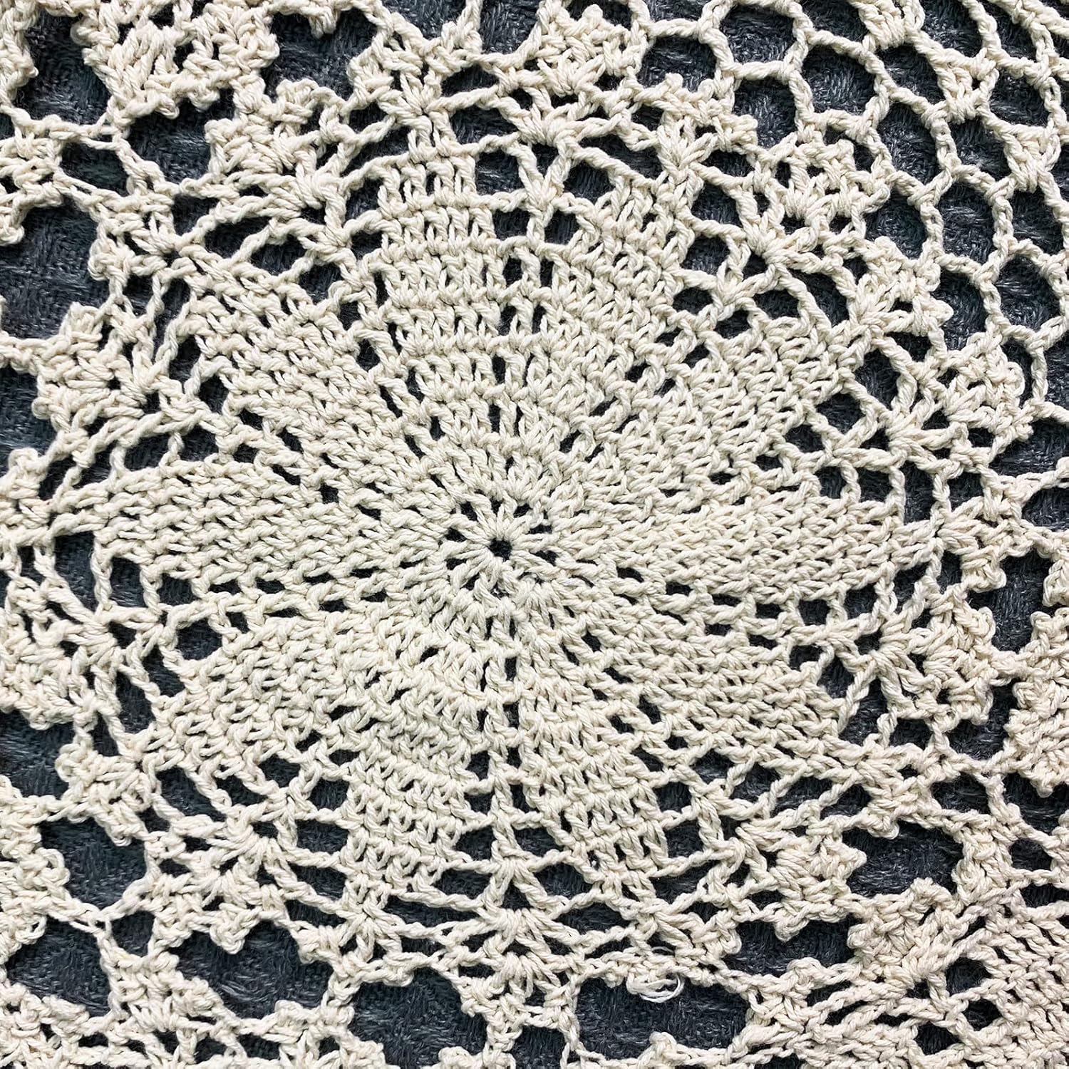 USTIDE Handmade Crochet Oval Table Runner 20"x47"Doilies Table Dresser Scarf Décor Coffee Table Sofa TV Stand Decor Beige
