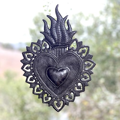 Miniatura 5 de Corazón sagrado, corazón llameante, arte popular religioso, decoración espiritual del hogar, arte de pared de metal haitiano, 7.25 x 10.25 pulgadas