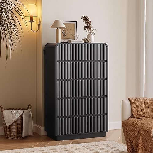 BORNOON Cómoda alta para dormitorio con 5 cajones, cómoda acanalada con esquina redonda curva, asas ocultas, organizador de almacenamiento de madera