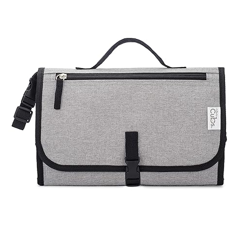 Comfy Cubs - Cambiador de pañales portátil para niñas y niños recién nacidos, estación de cambio de viaje impermeable, regalos de baby shower,