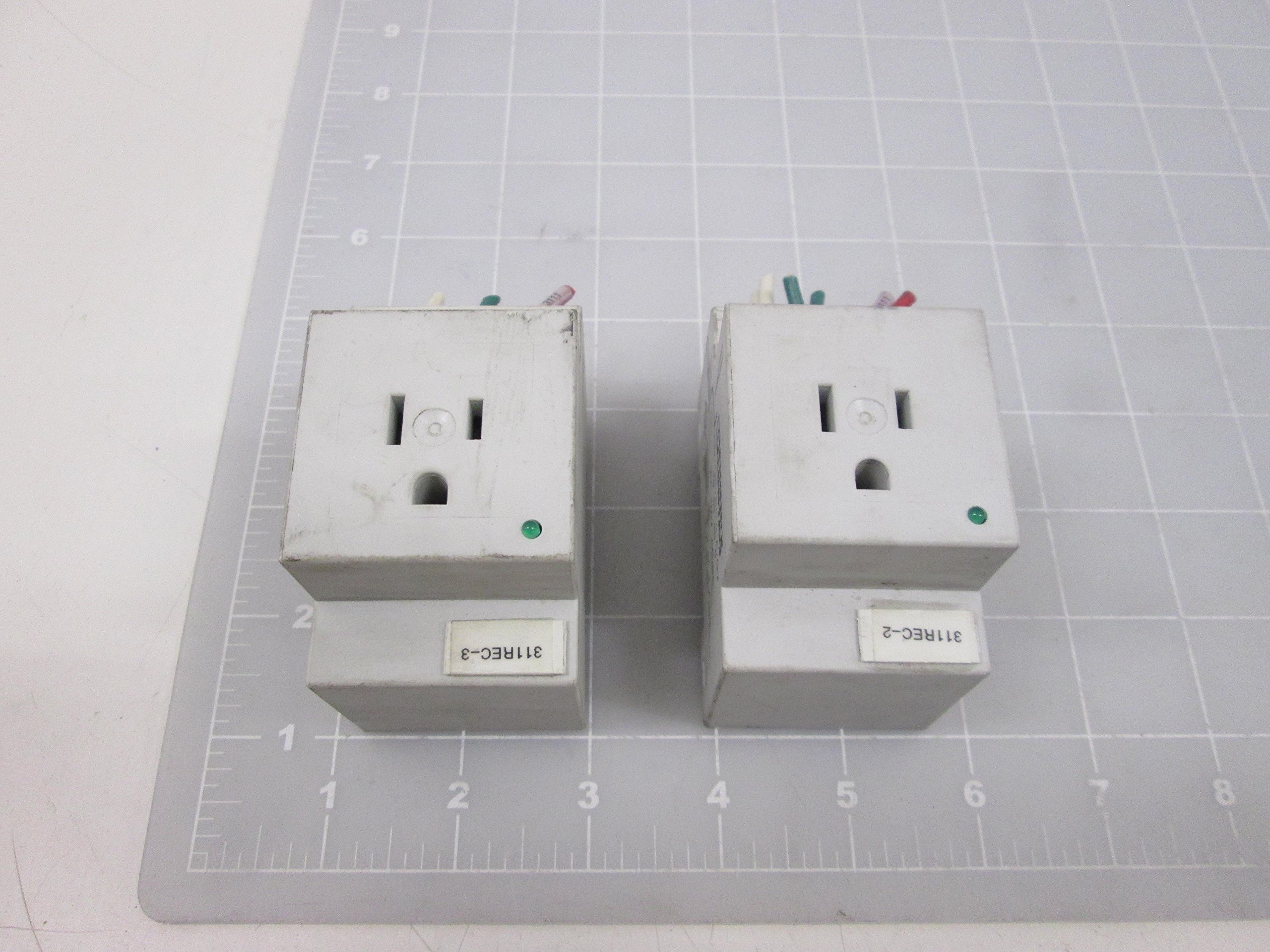 Lot of 2 Phoenix Contact SD-US/SC/LA/GY Contact Outlet T58150